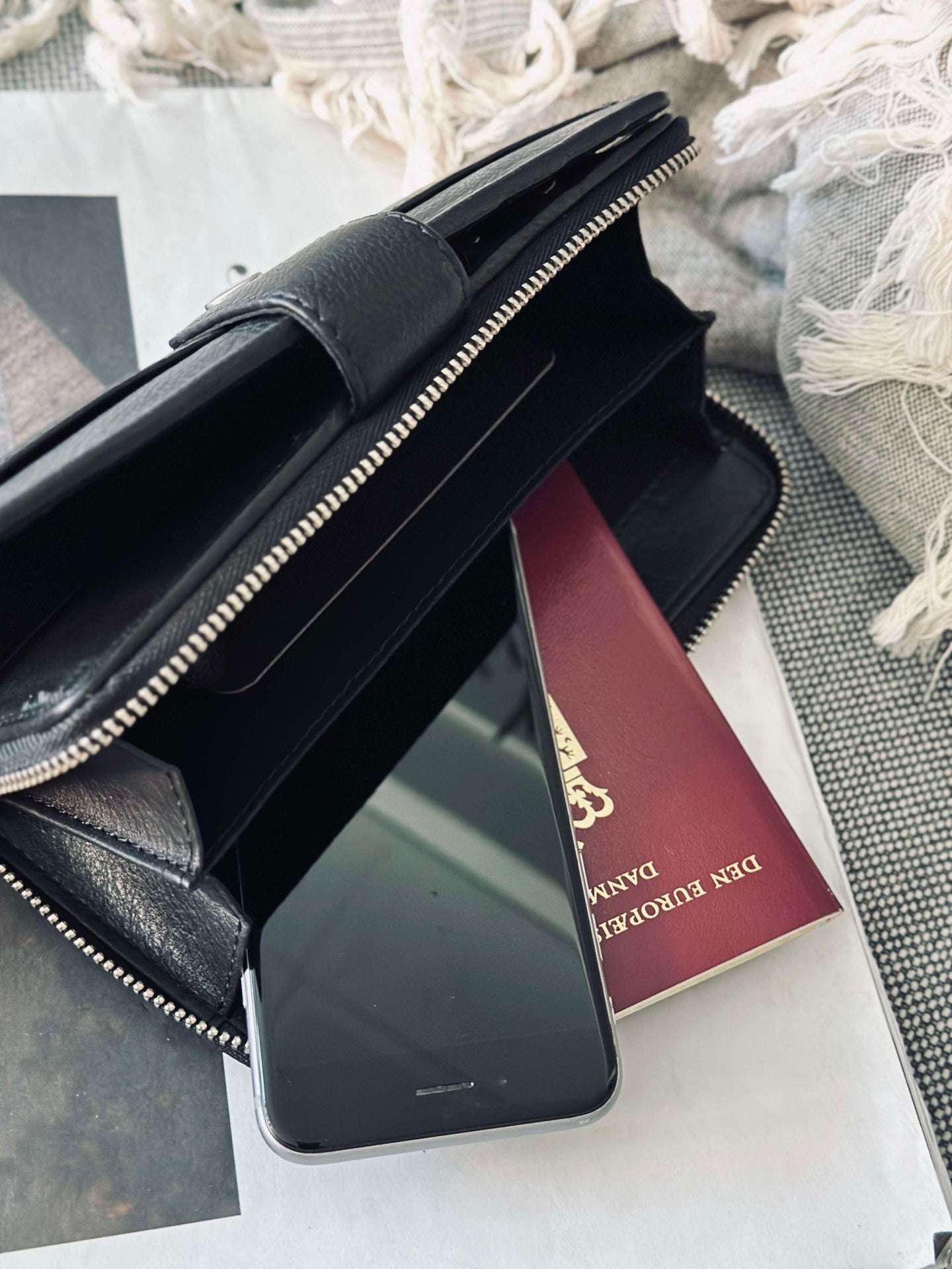 Clutch Posh – Schwarz / Silber