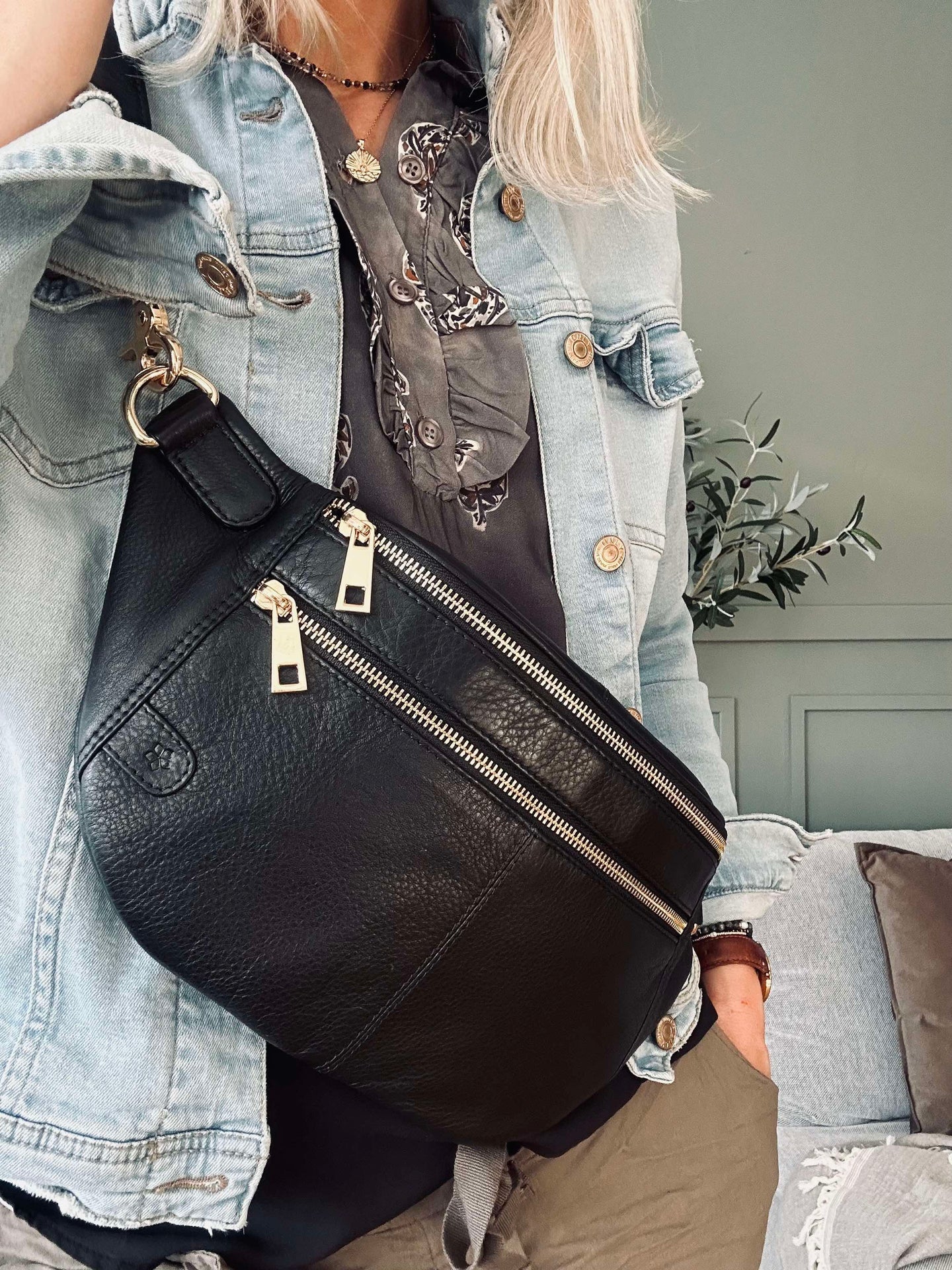 Bumbag Astrid - Schwarz / Gold