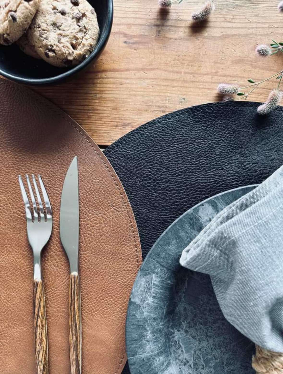 Platzdeckchen Rund – Wendbar Cognac / Schwarz