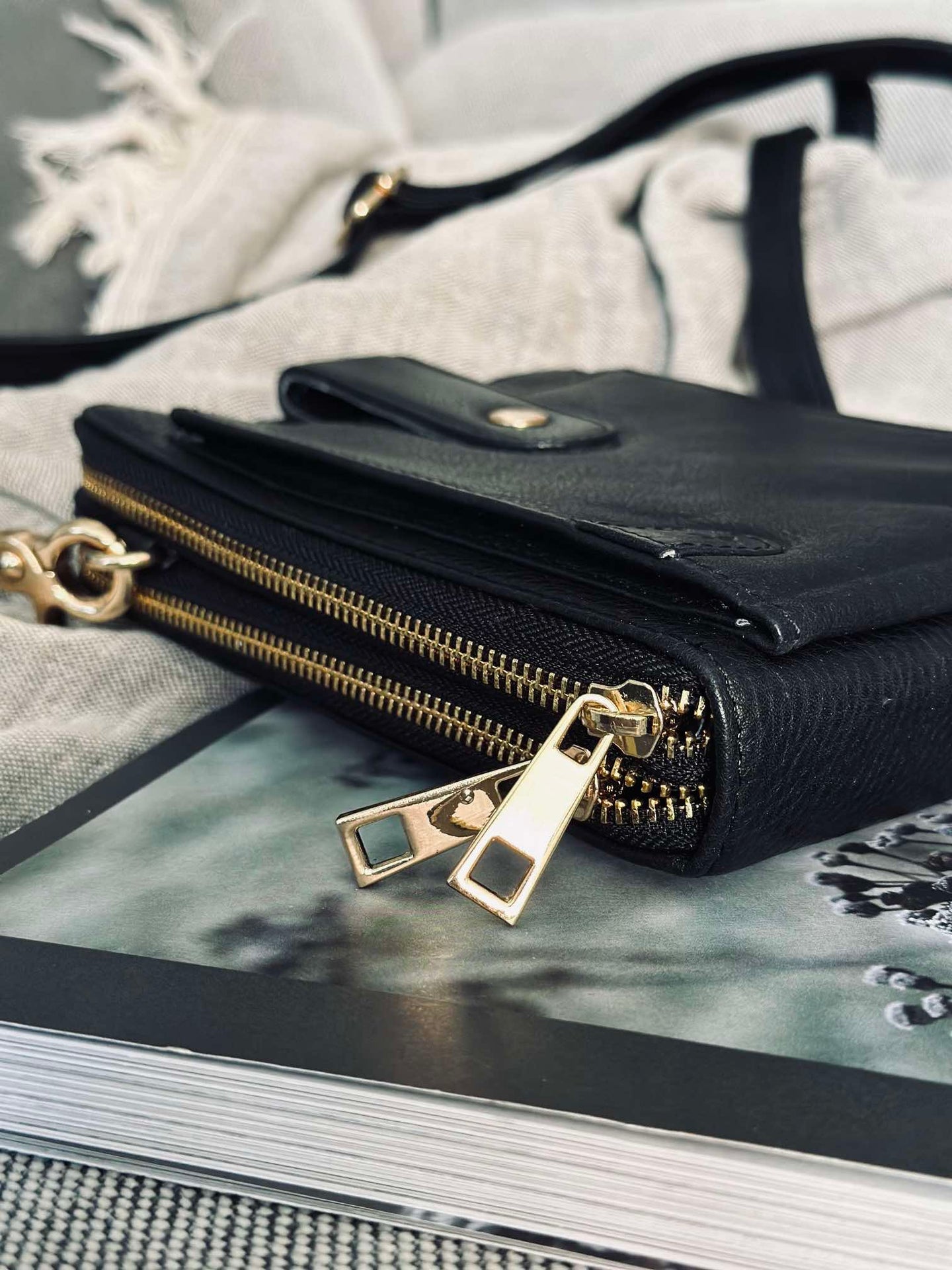 Crossover Posh - Schwarz / Gold