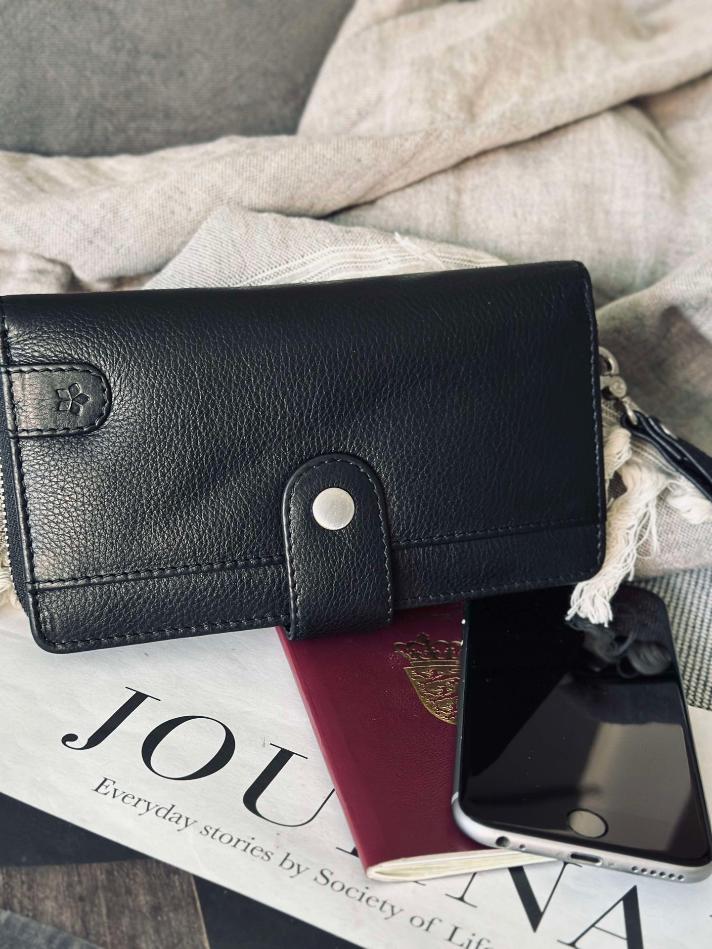 Clutch Posh – Schwarz / Silber