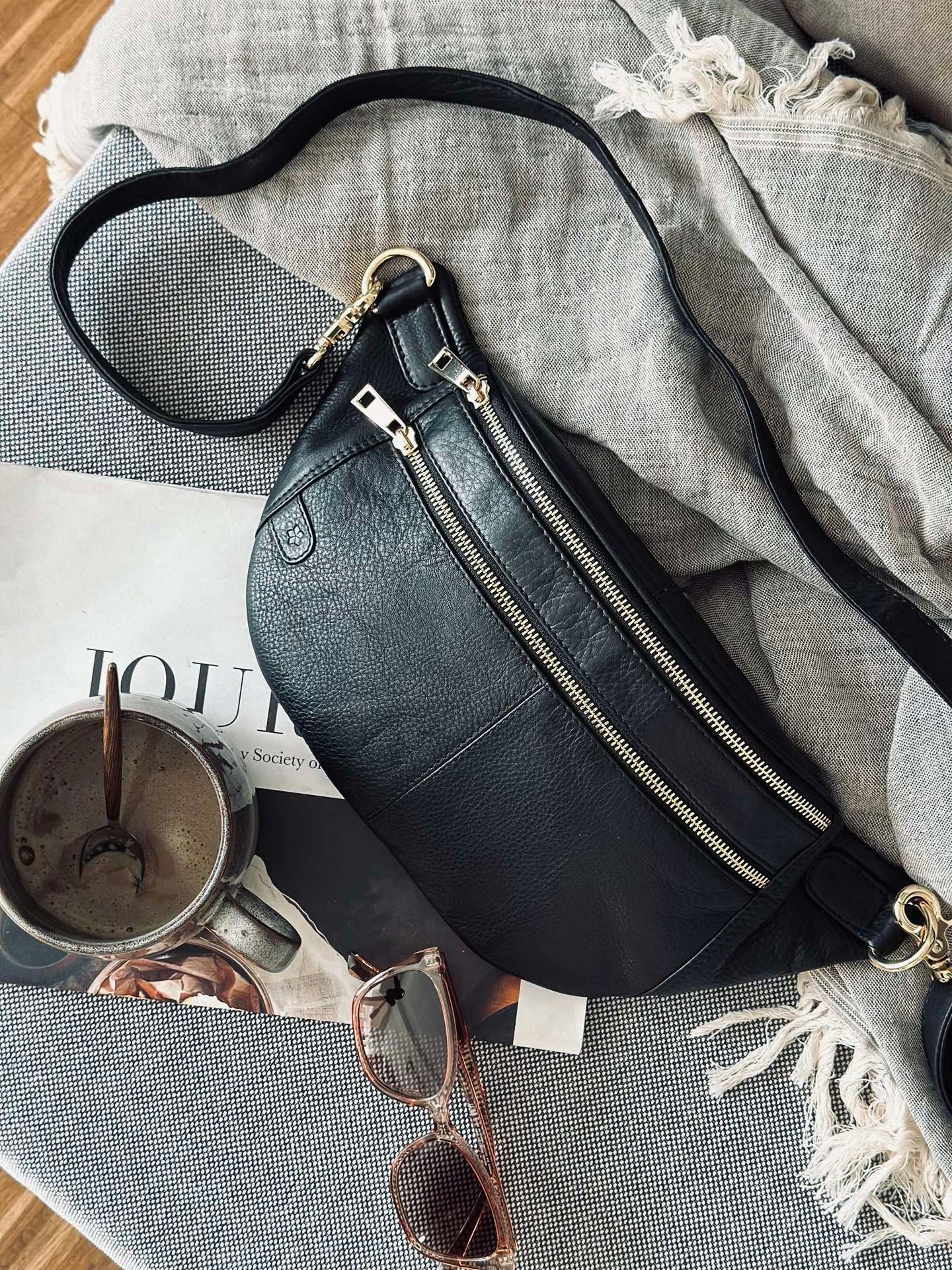Bumbag Astrid - Schwarz / Gold
