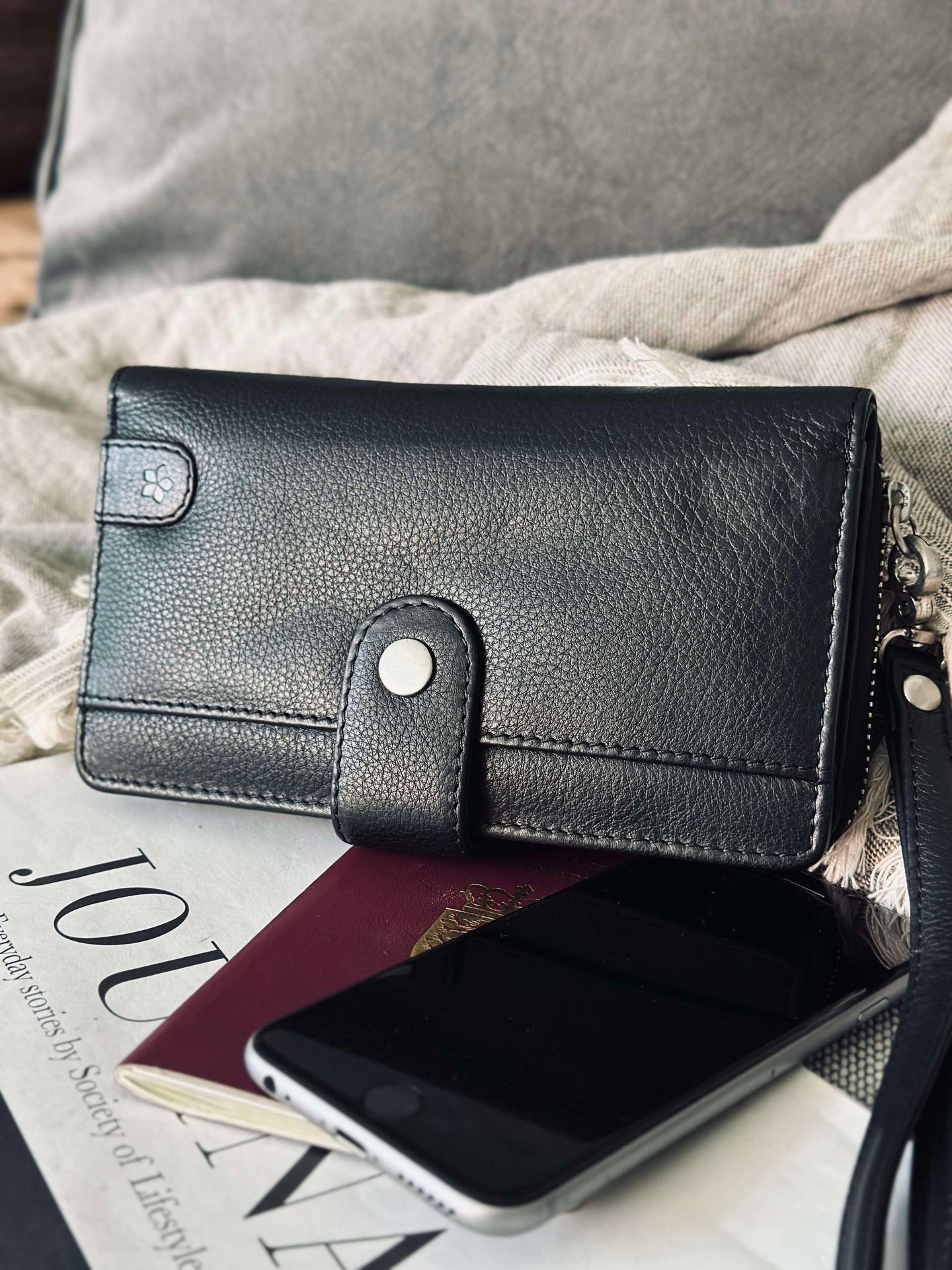 Clutch Posh – Schwarz / Silber