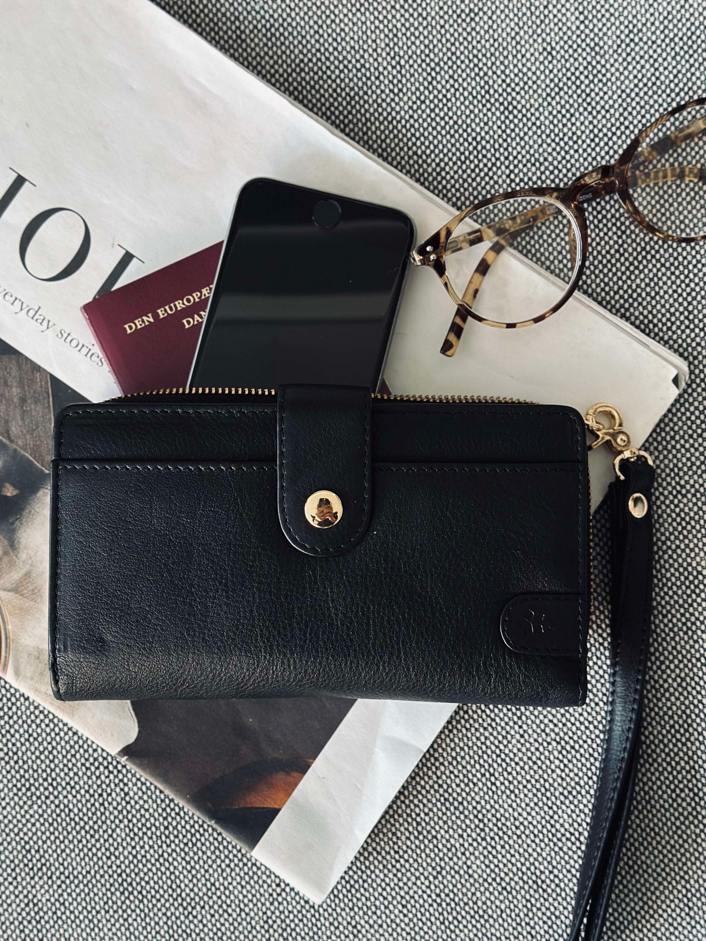 Clutch Posh – Schwarz / Gold