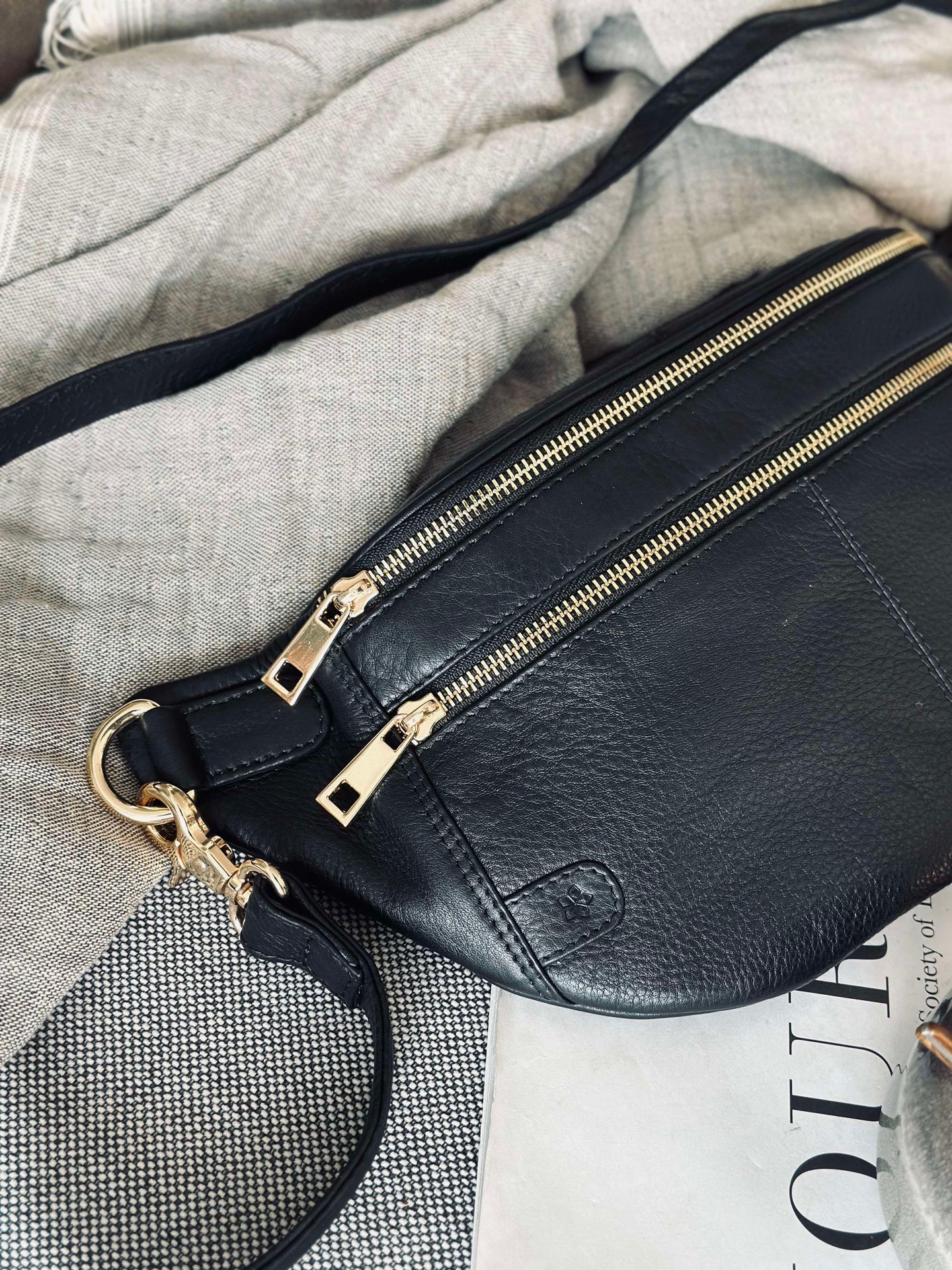 Bumbag Astrid - Schwarz / Gold