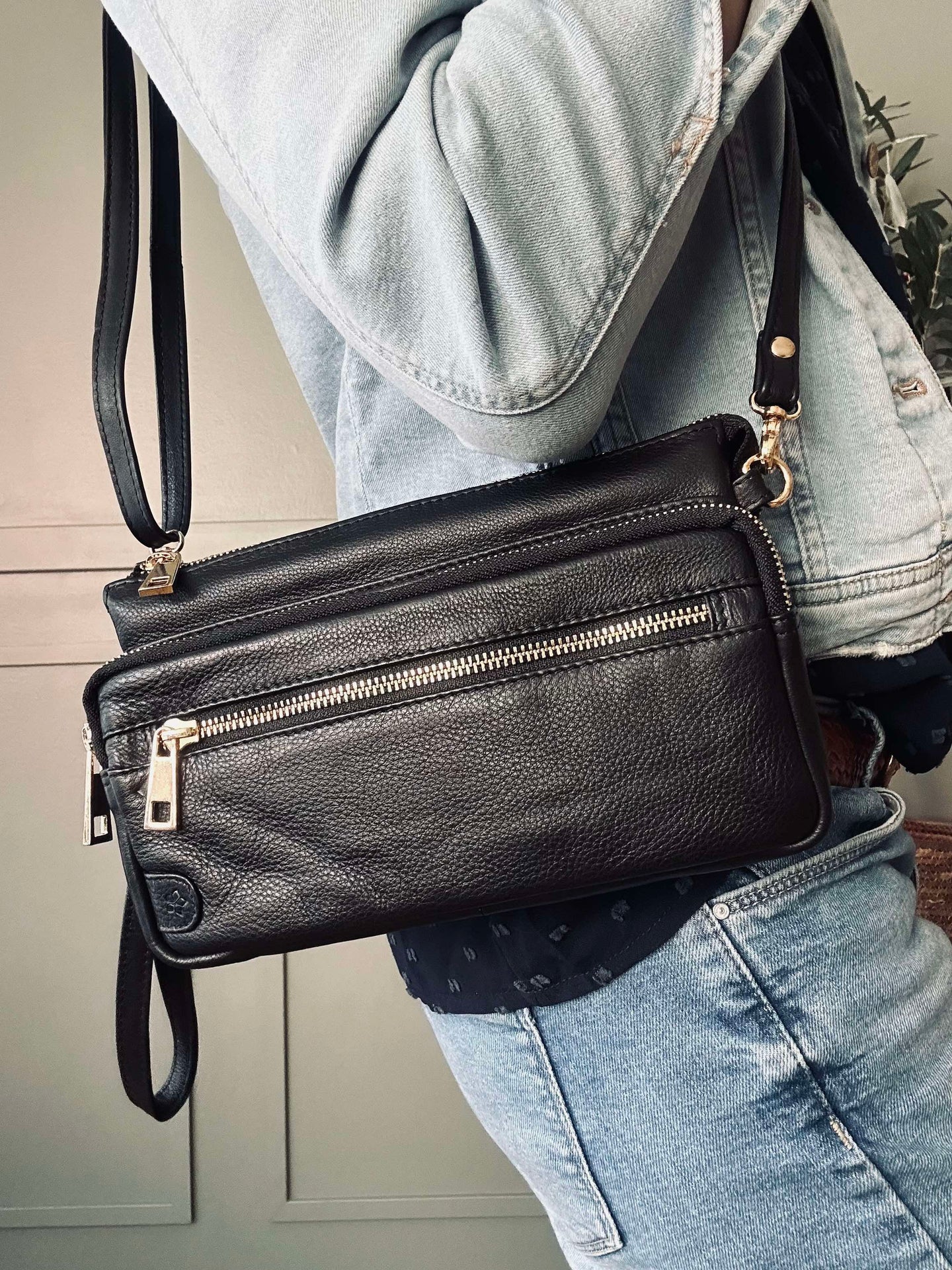Clutch Deluxe – Black / Gold