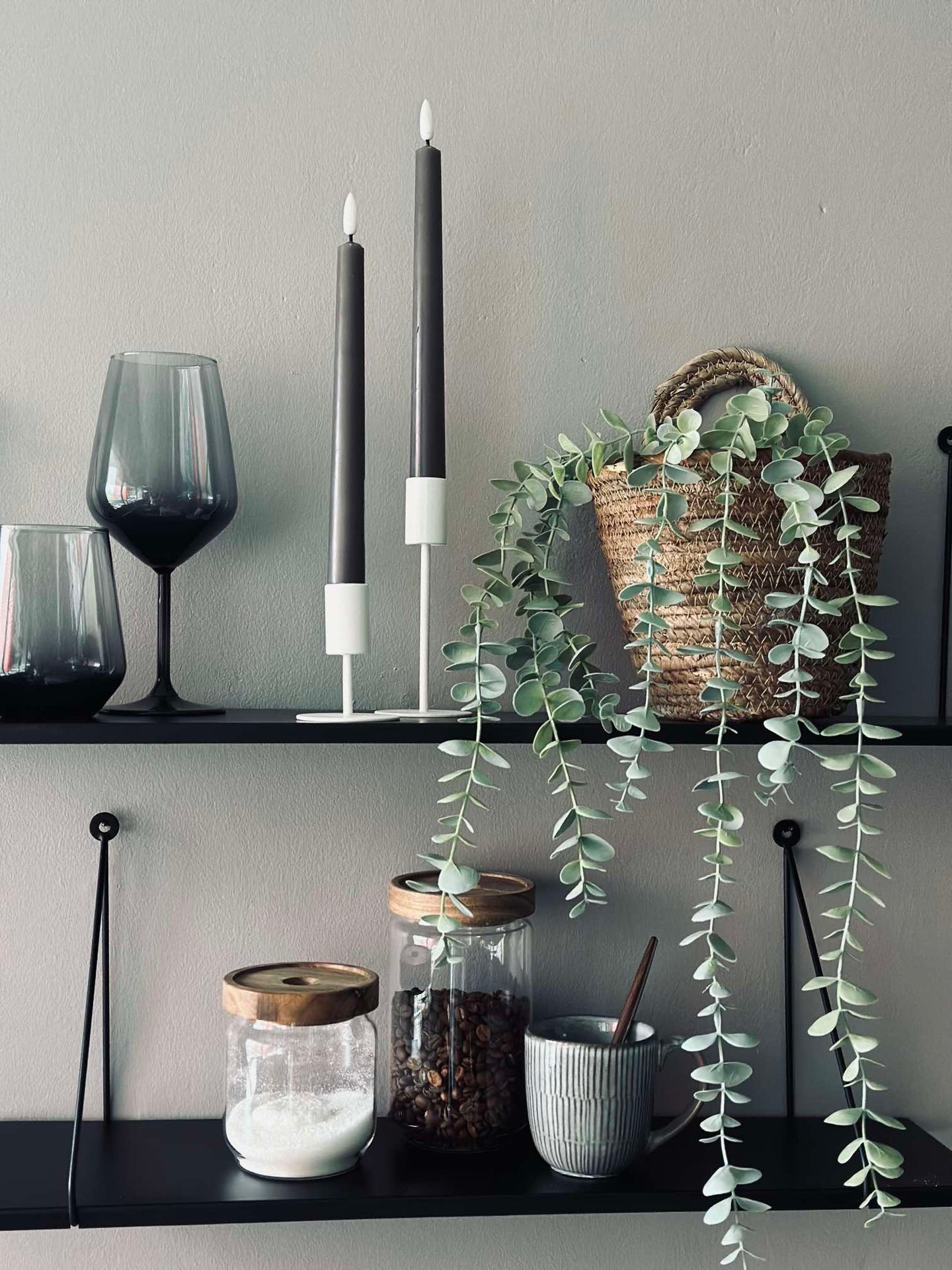 Stumpenkerzen / Set mit 2 Stück und Fernbedienung – Grau 24 cm