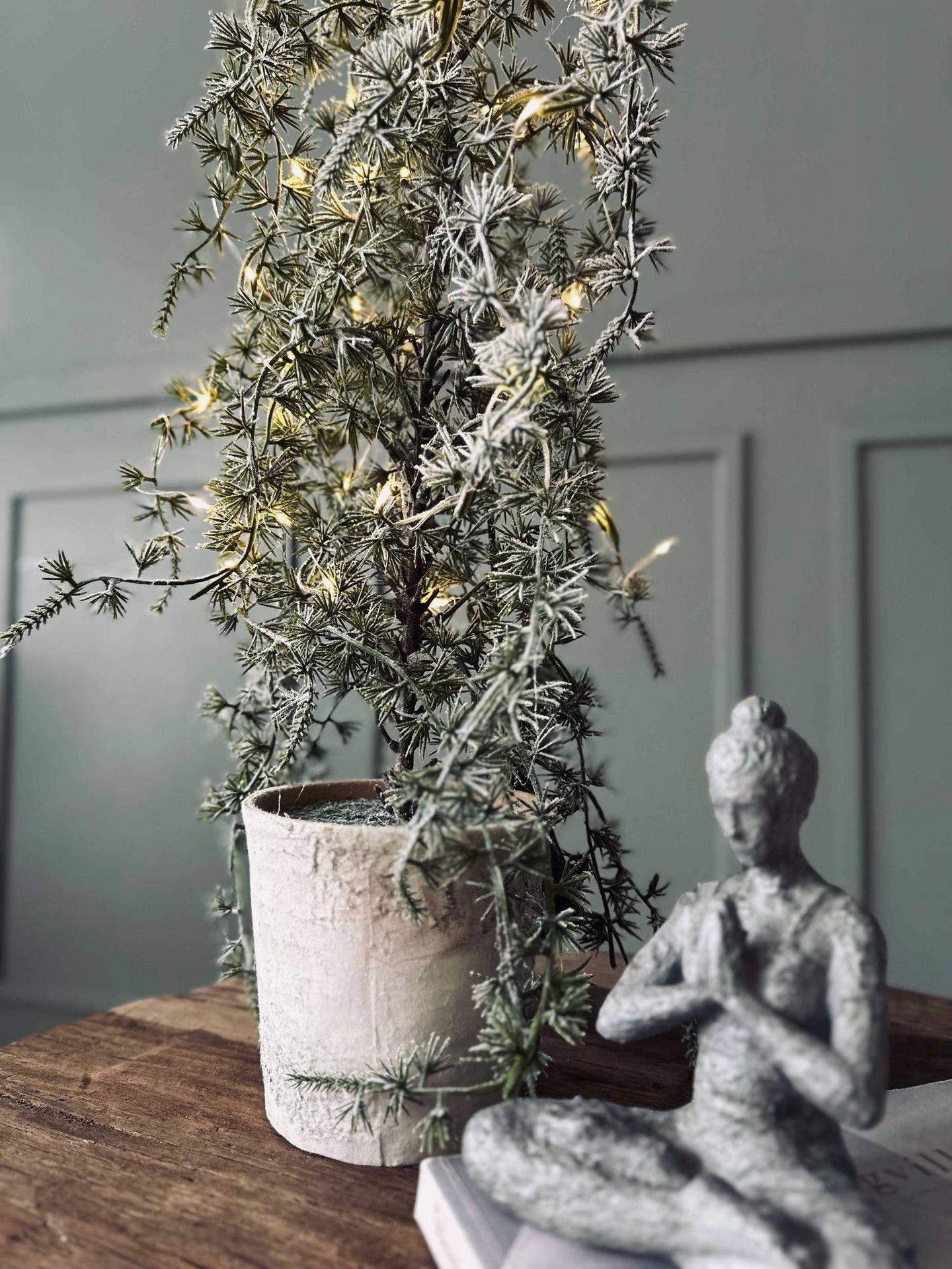 Zederbaum mit Licht - Hängend