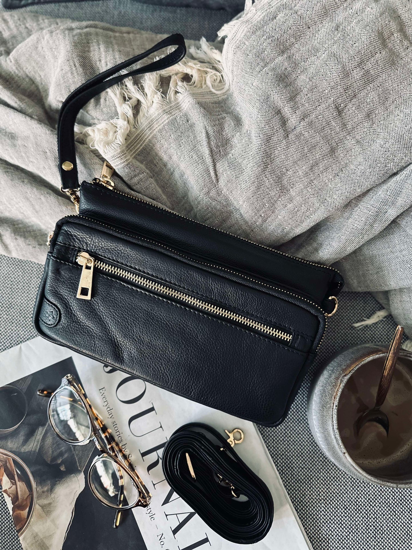 Clutch Deluxe – Black / Gold