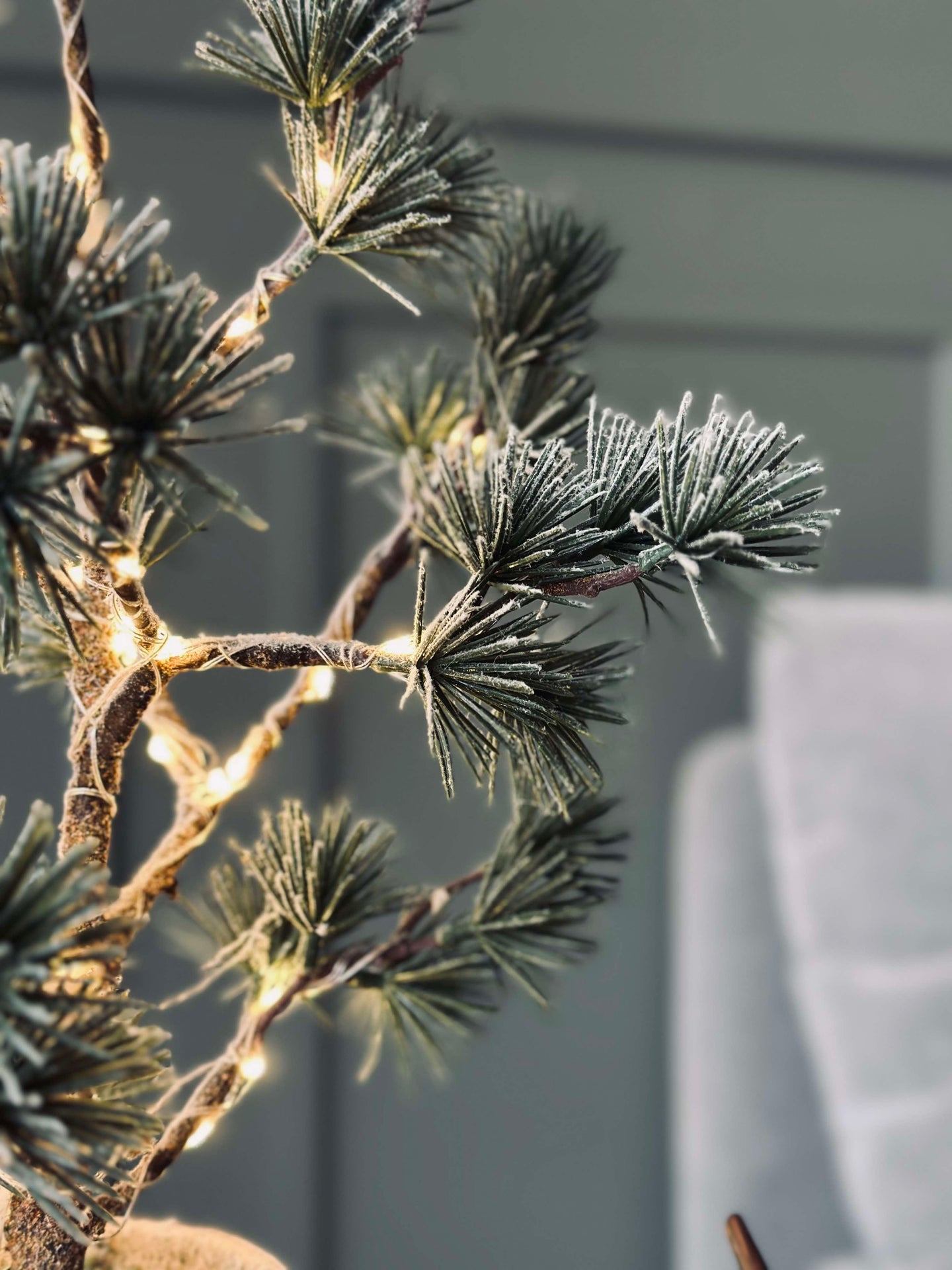 Zedernbaum mit Lichterkette - 45 cm
