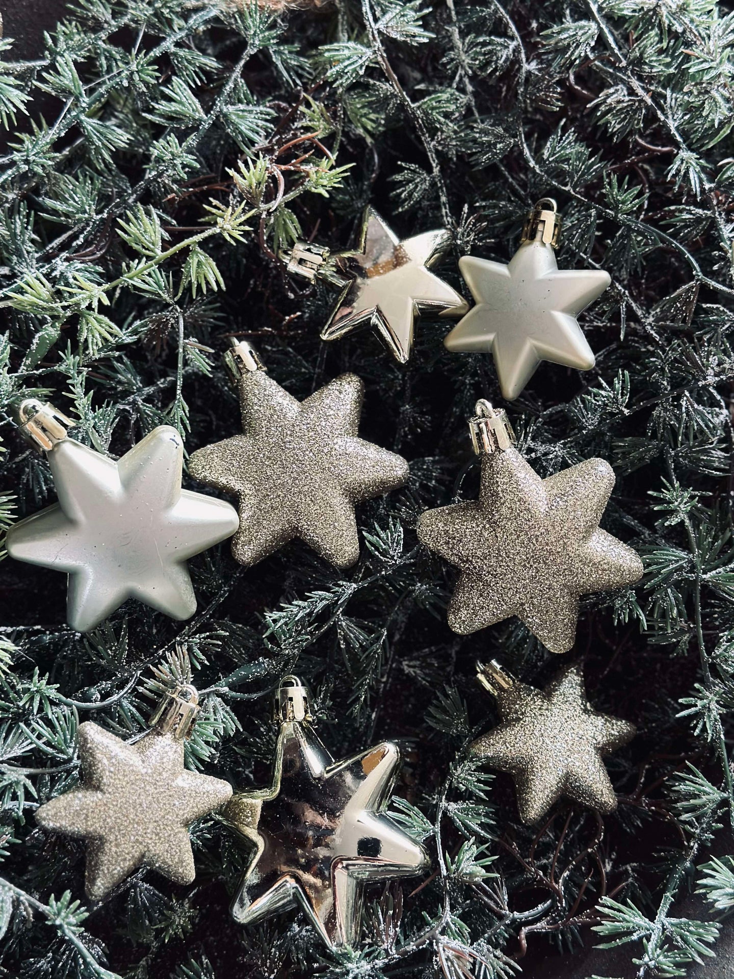 Weihnachtskugeln mit Sternen - Set mit 16 Stück