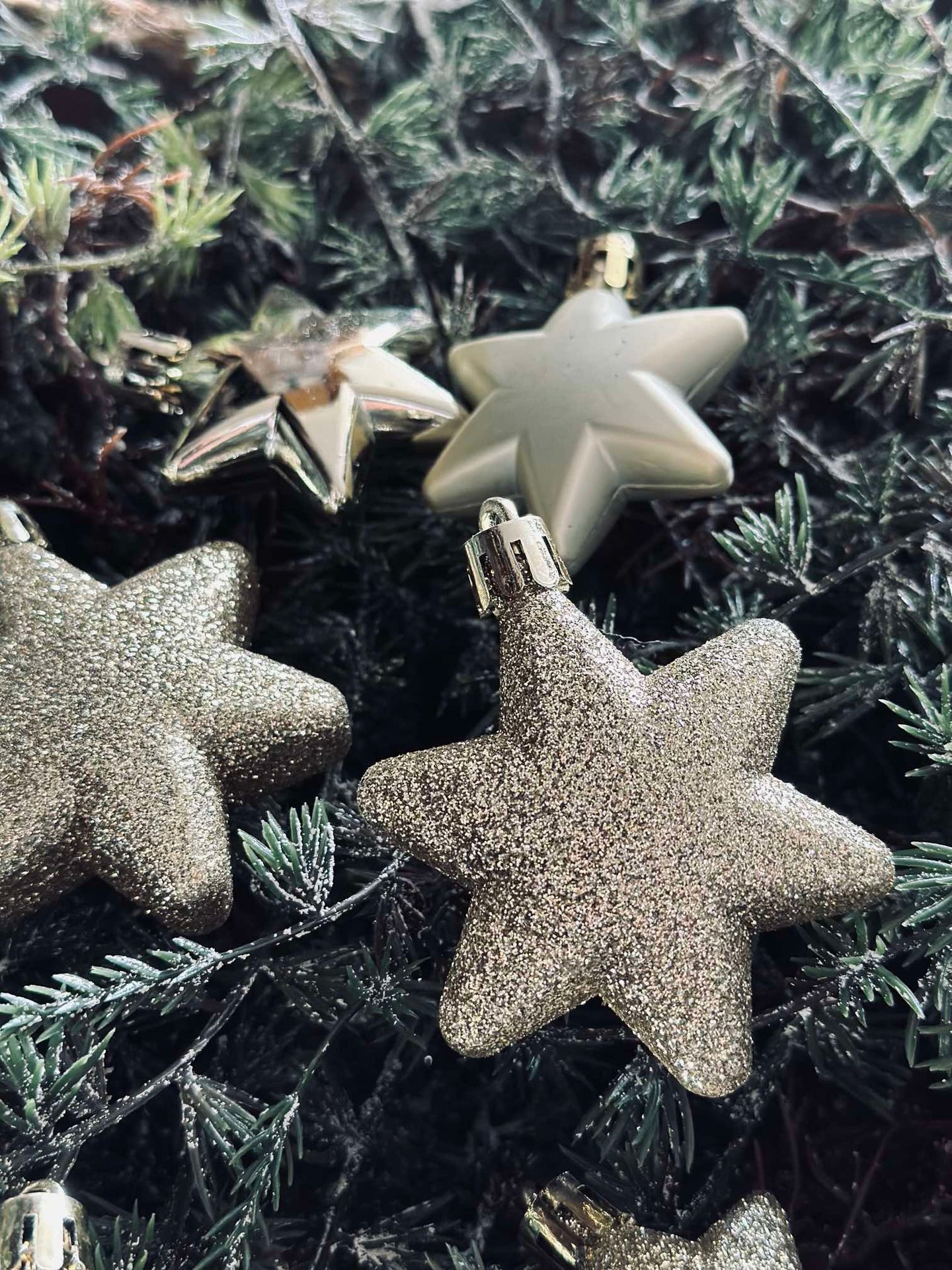 Weihnachtskugeln mit Sternen - Set mit 16 Stück