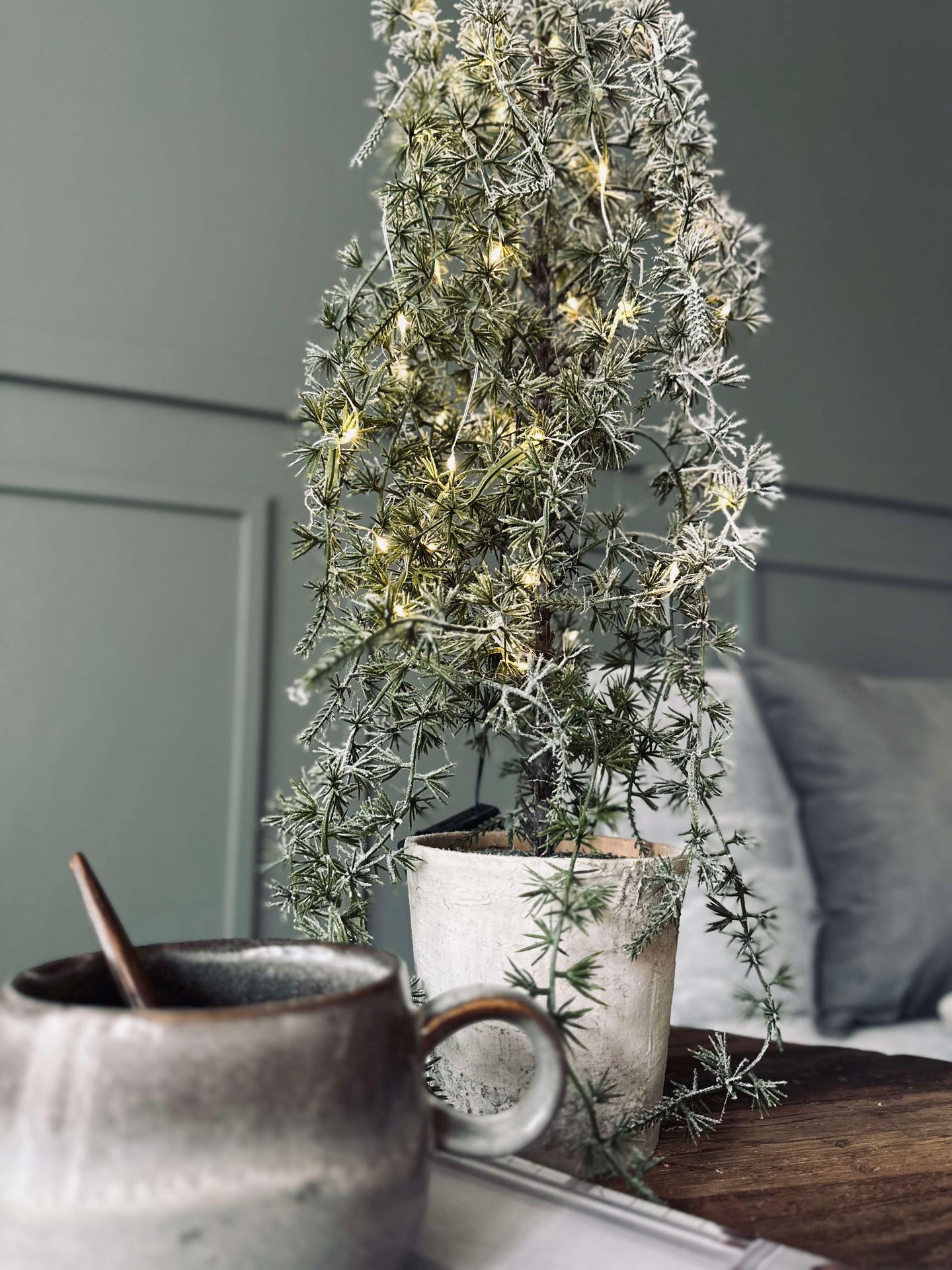 Zederbaum mit Licht - Hängend