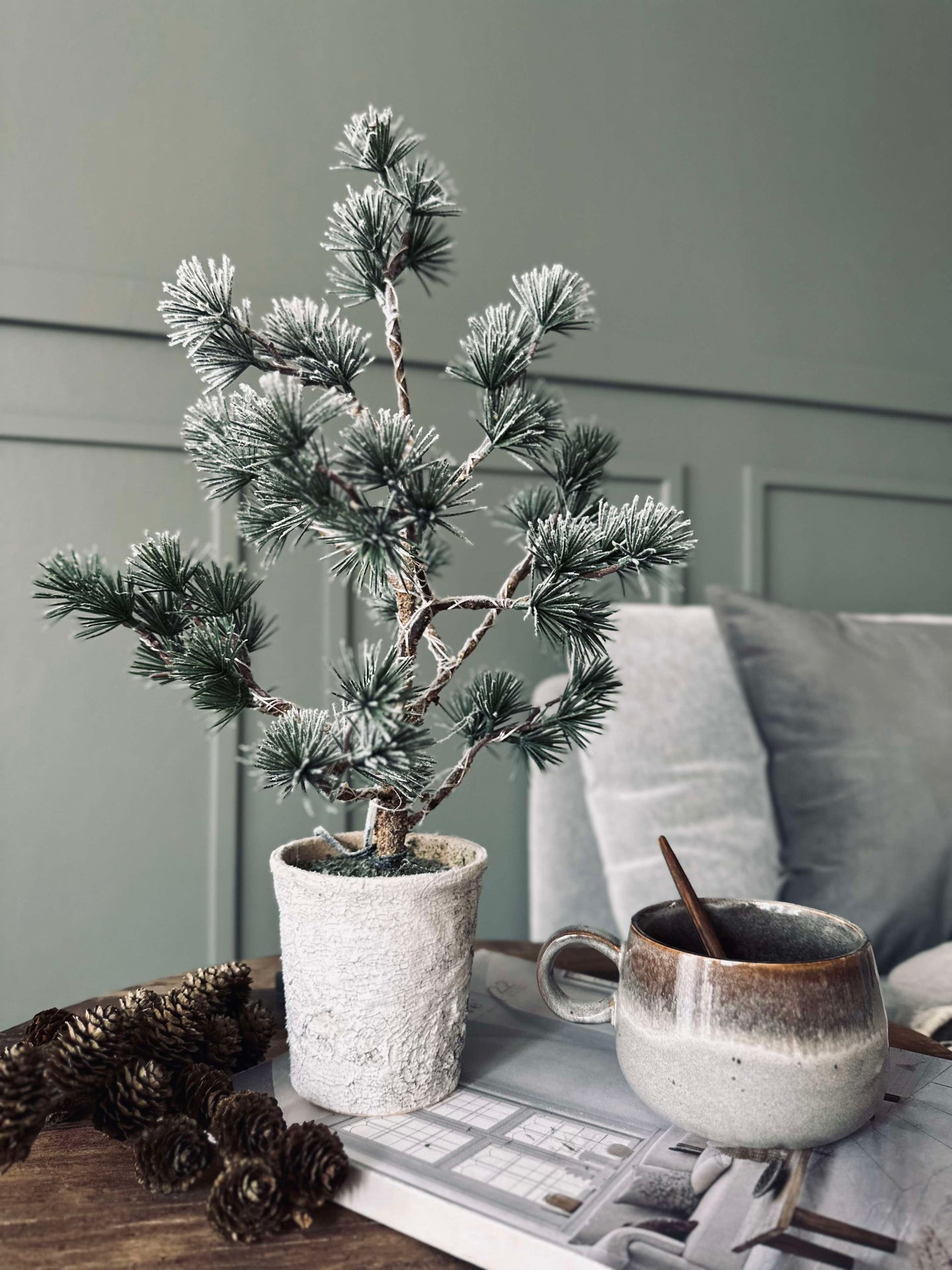 Zedernbaum mit Lichterkette - 45 cm