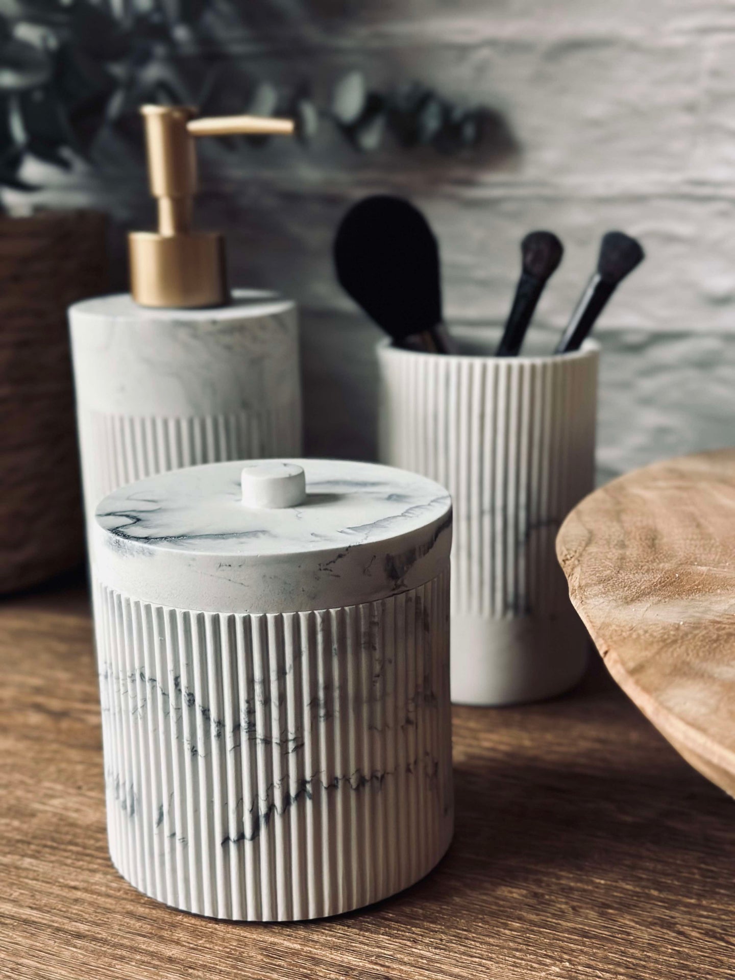 Dose mit Deckel im Marmor-Look
