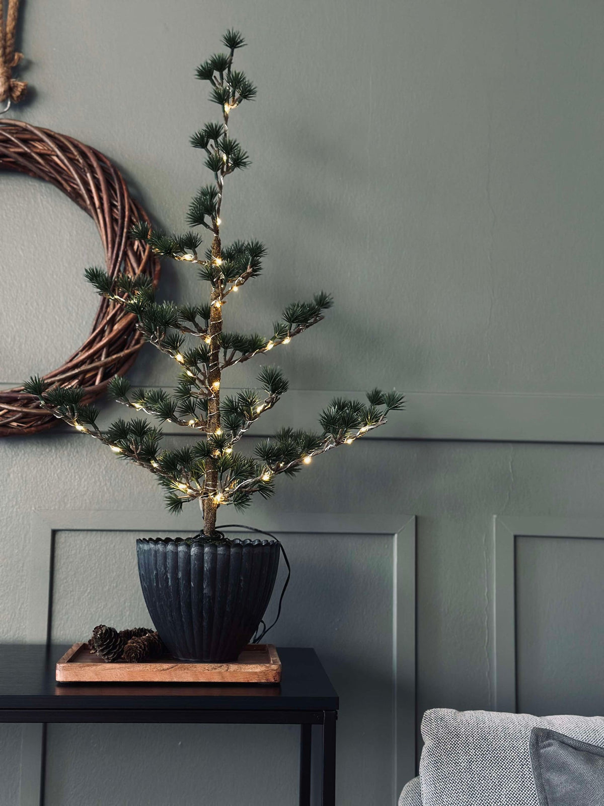 Zederbaum mit Lichterkette 65 cm - Ohne Schnee