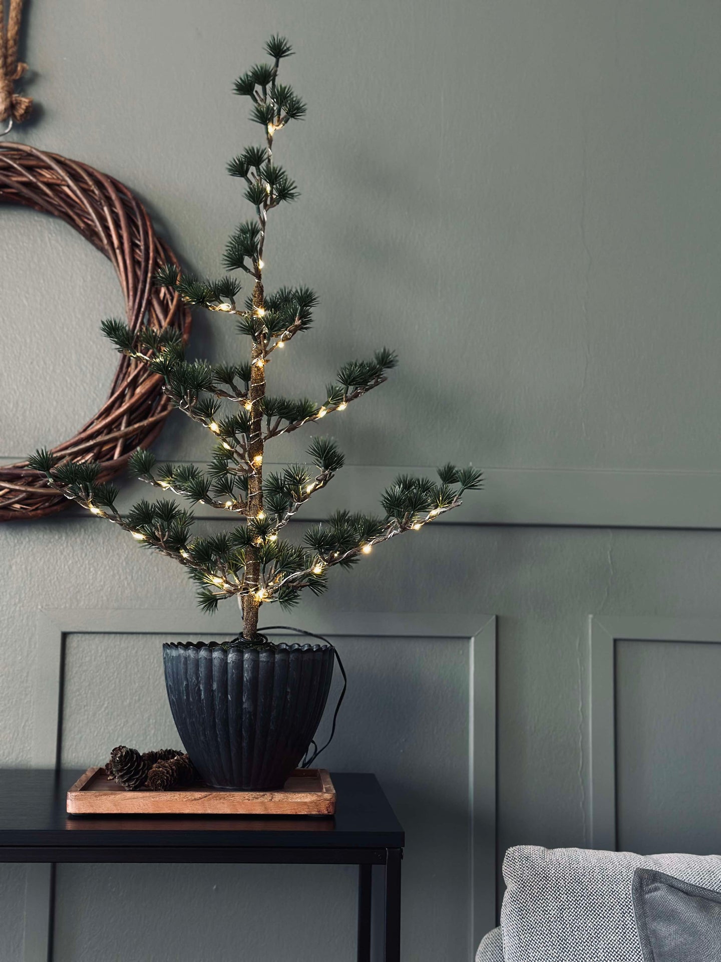 Zederbaum mit Lichterkette 65 cm - Ohne Schnee