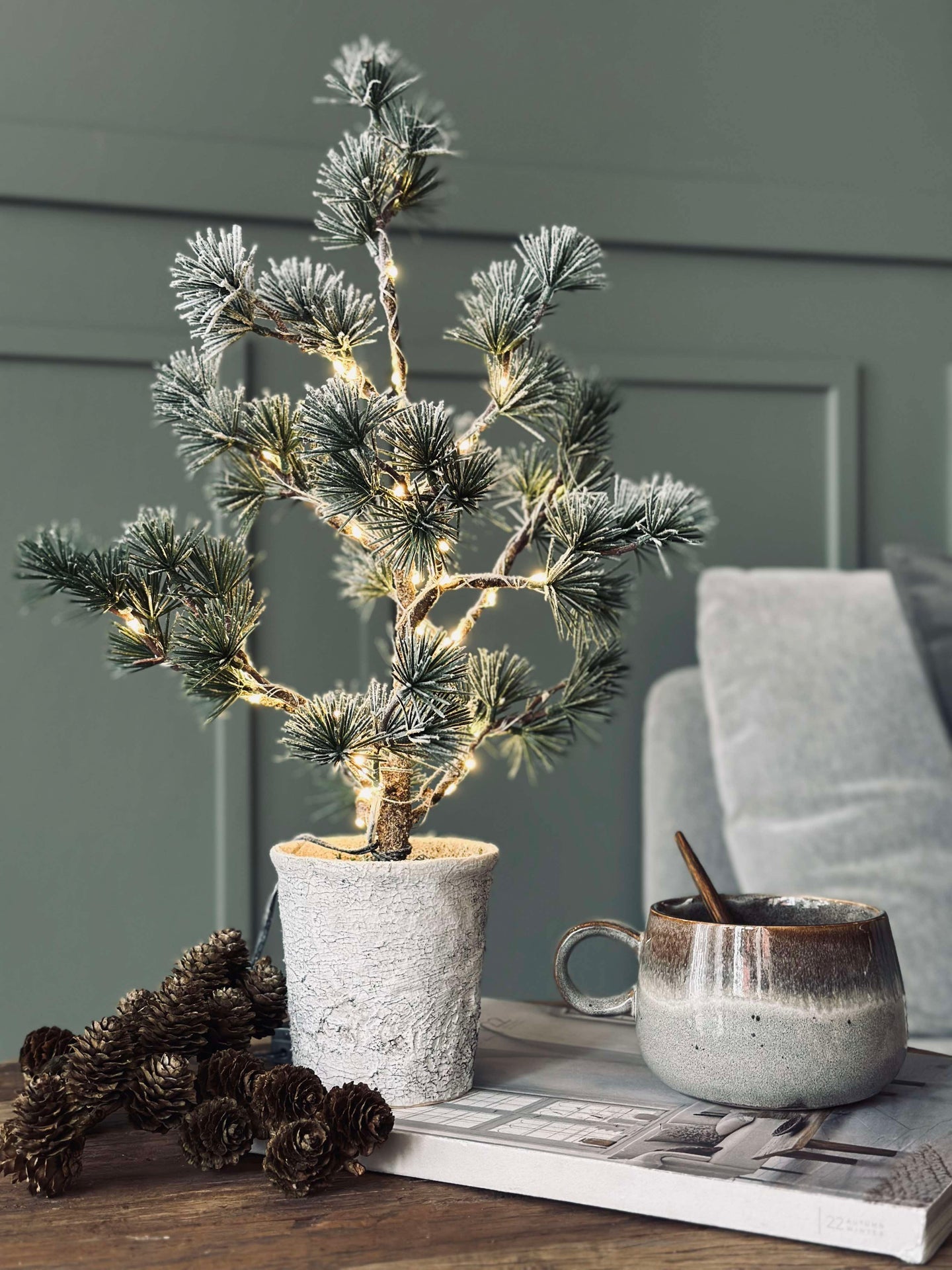Zedernbaum mit Lichterkette - 45 cm
