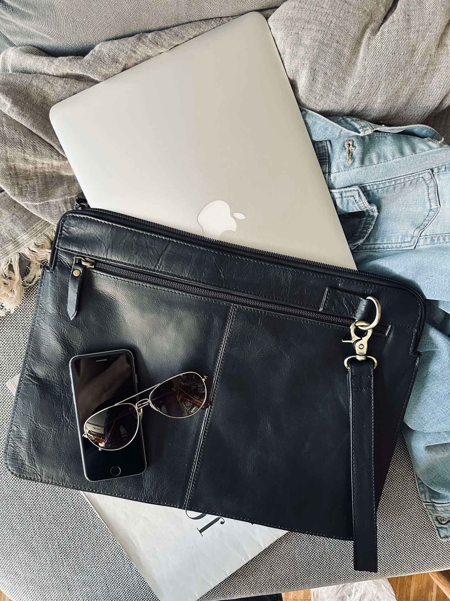 Laptop-Sleeve - Schwarzes Büffelleder