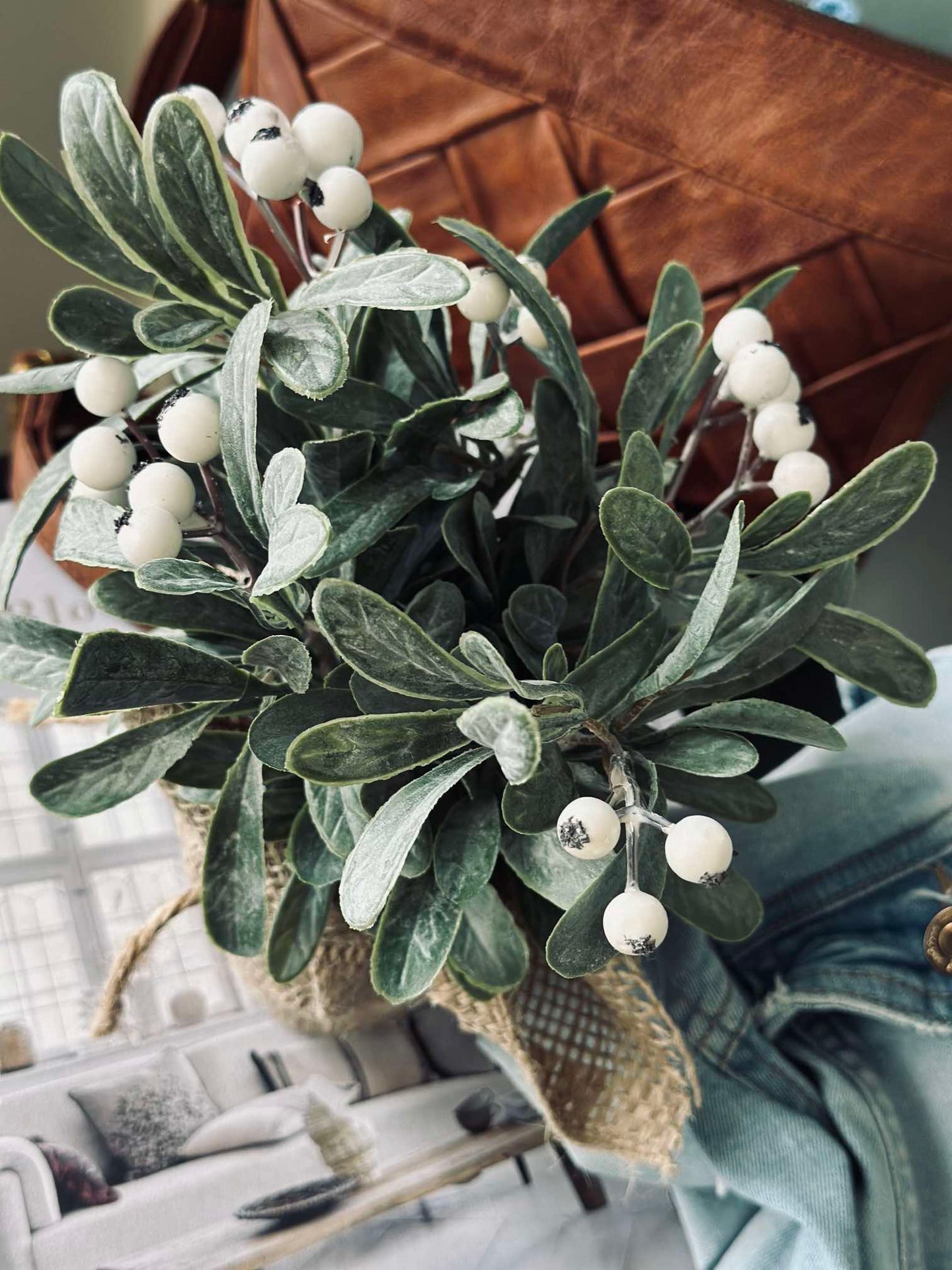 Blume mit Schneebeeren