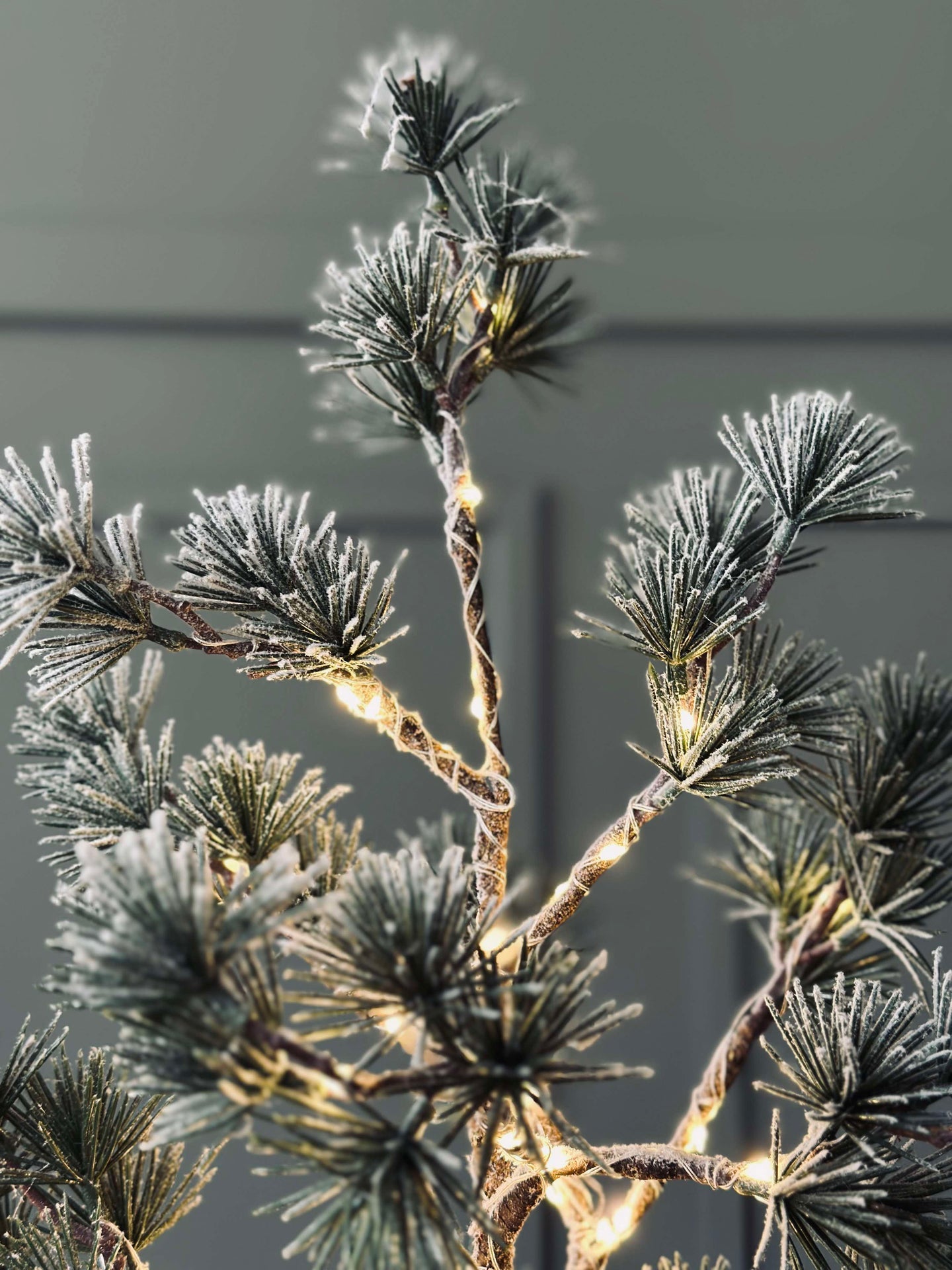 Zedernbaum mit Lichterkette - 45 cm