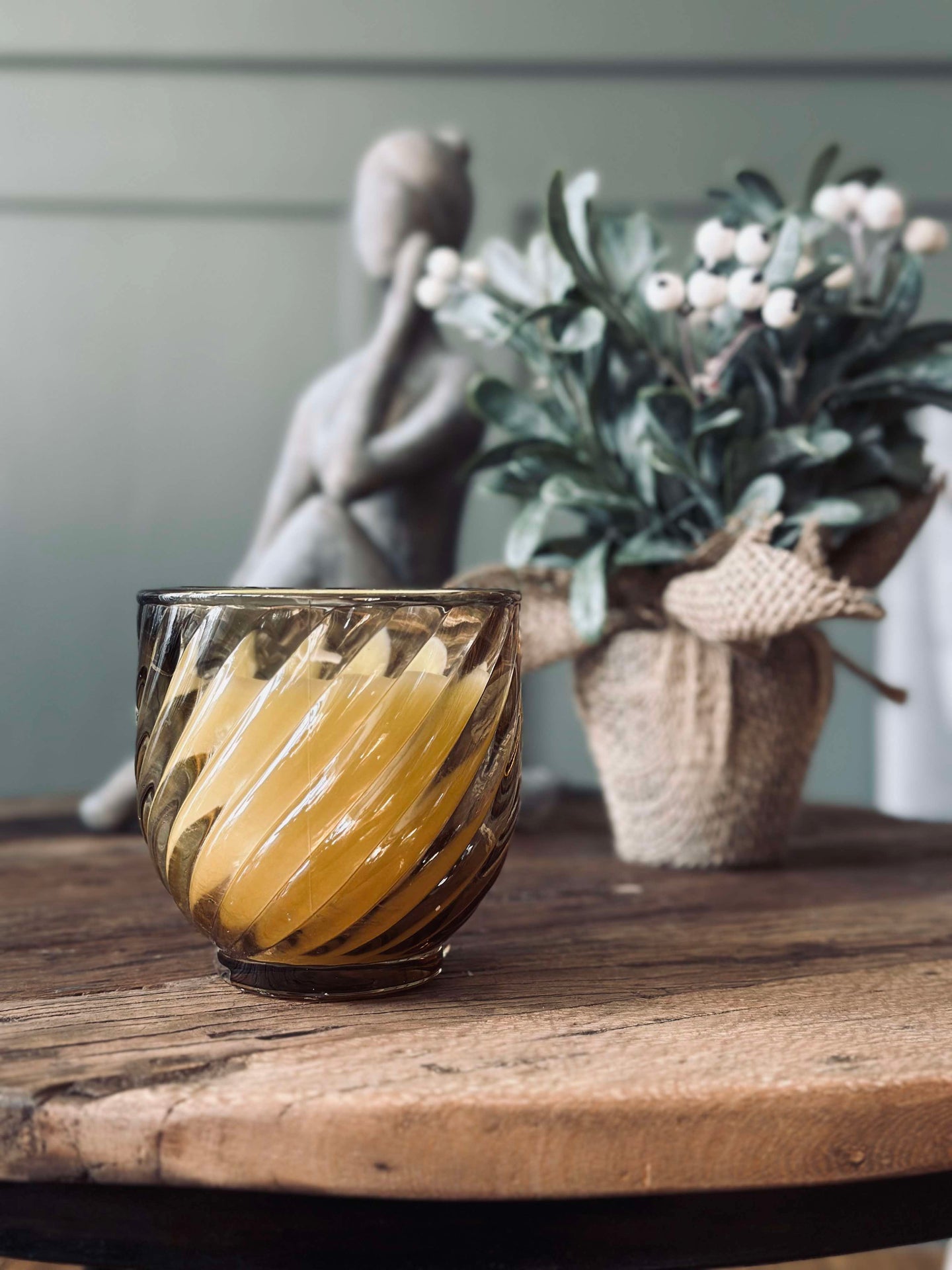 Duftkerze im Glas - OUD WOOD