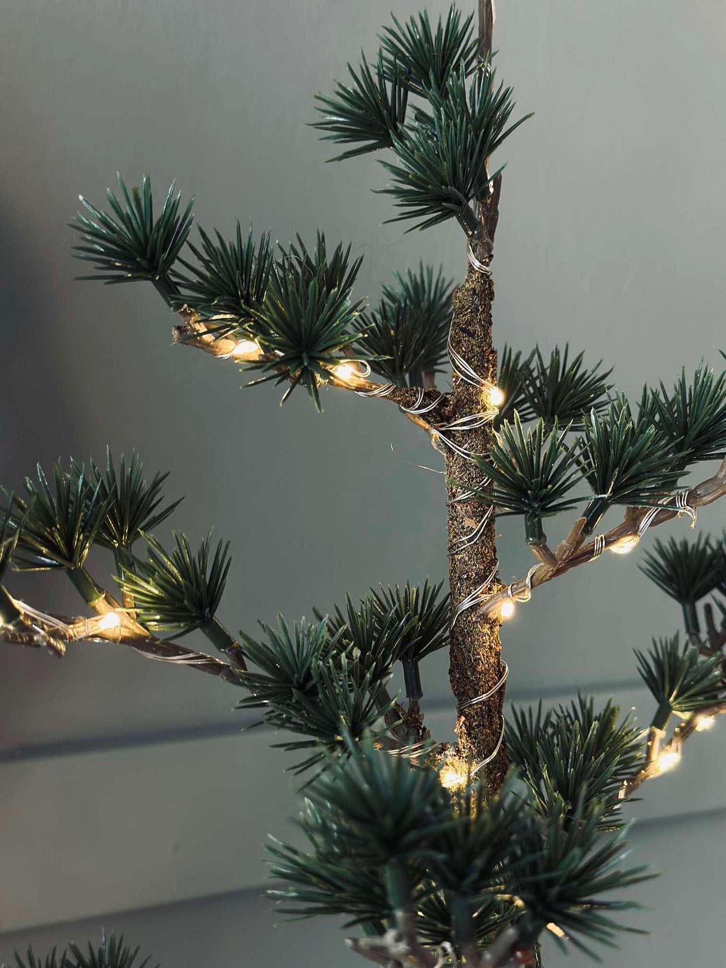 Zederbaum mit Lichterkette 65 cm - Ohne Schnee