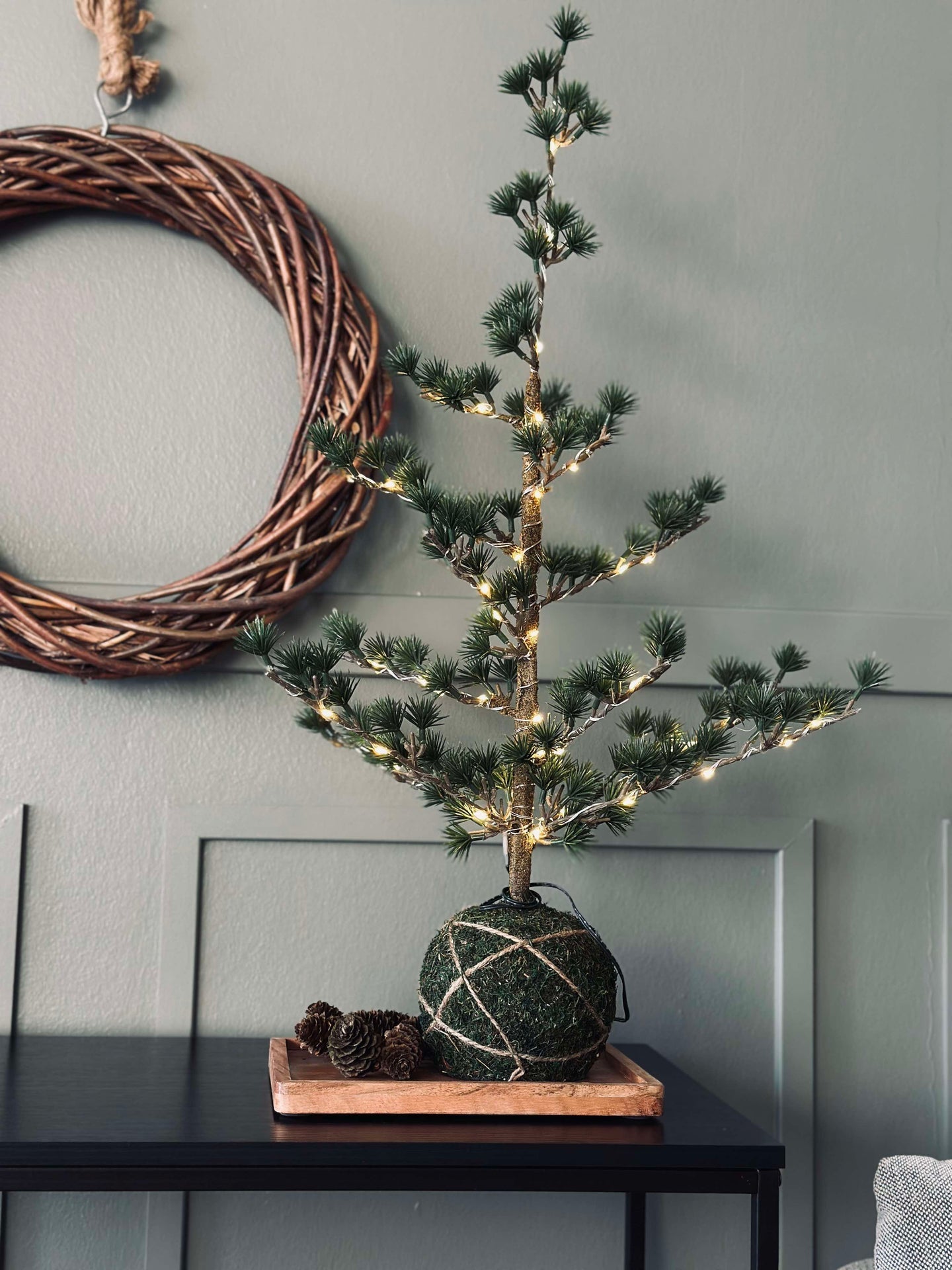 Zederbaum mit Lichterkette 65 cm - Ohne Schnee