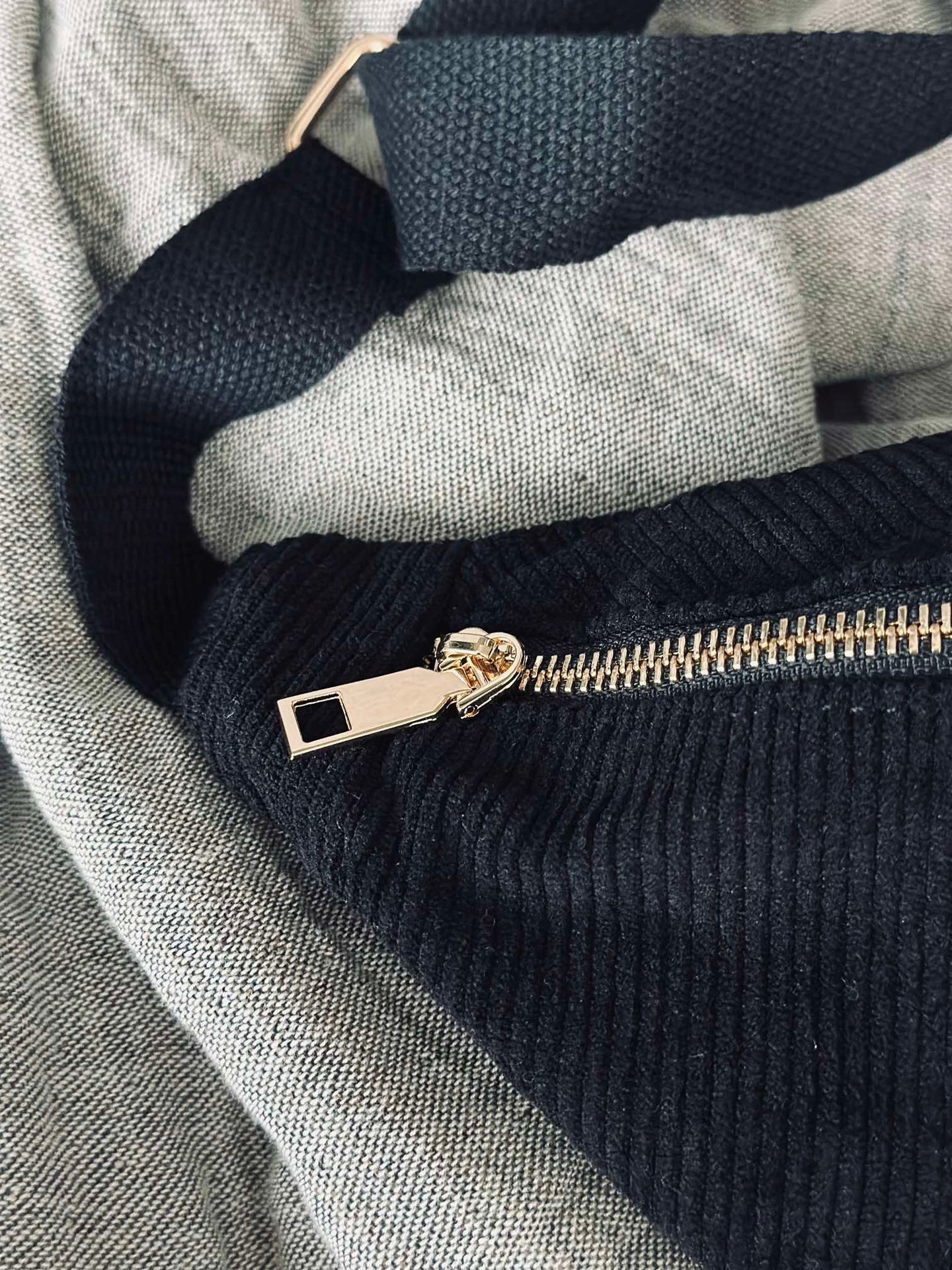 Bumbag - Schwarzer Samt