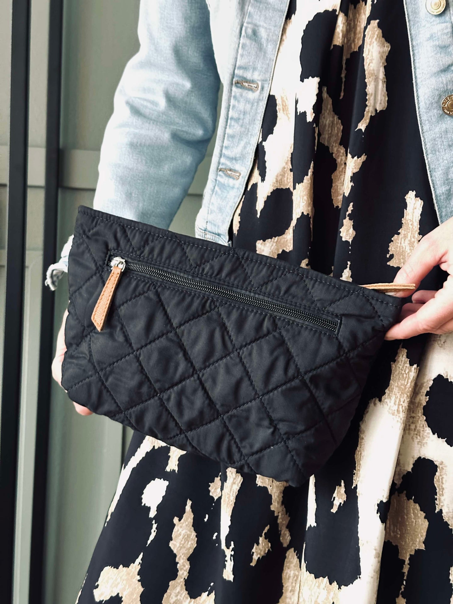 Waschtasche / Clutch – Schwarz gesteppte Optik