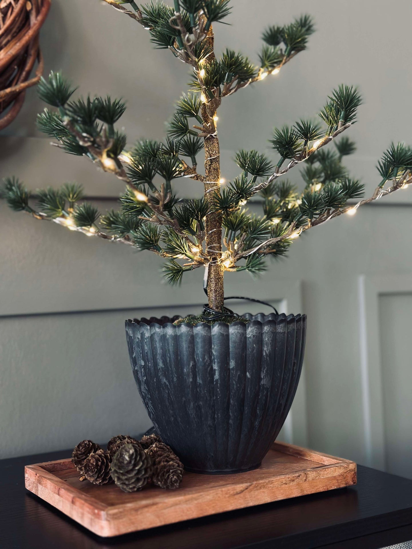 Zederbaum mit Lichterkette 65 cm - Ohne Schnee