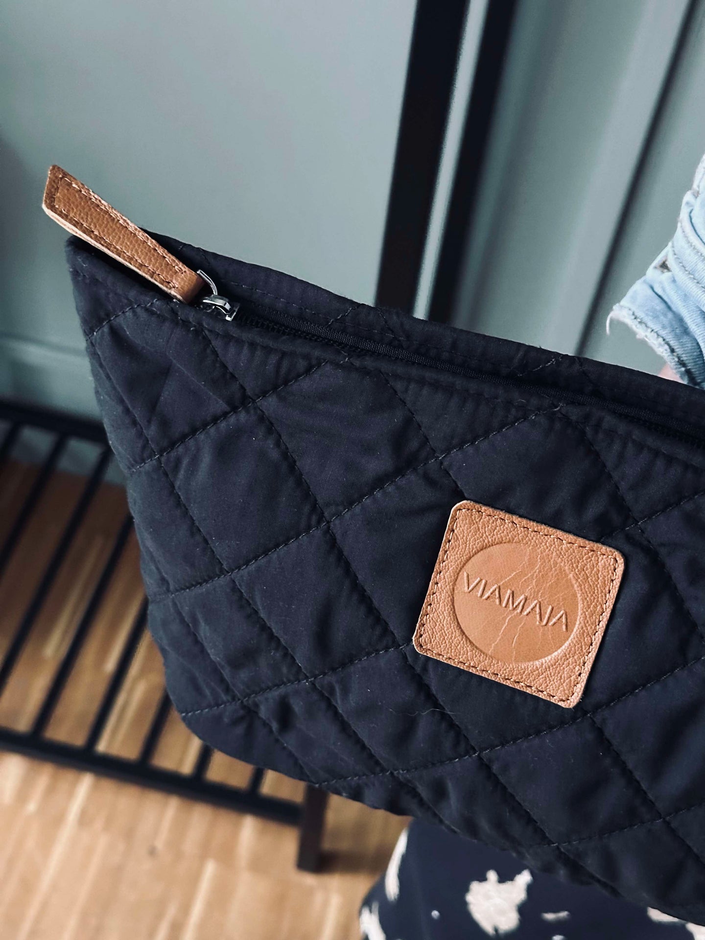 Waschtasche / Clutch – Schwarz gesteppte Optik