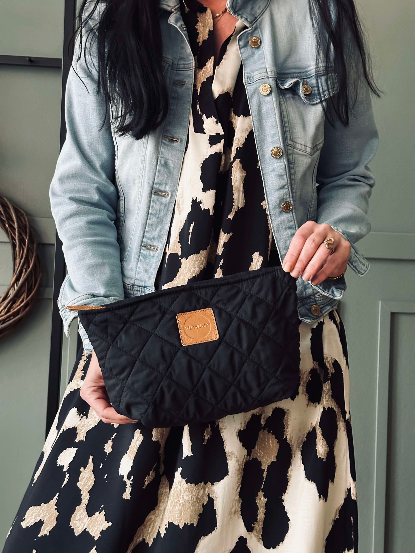 Waschtasche / Clutch – Schwarz gesteppte Optik