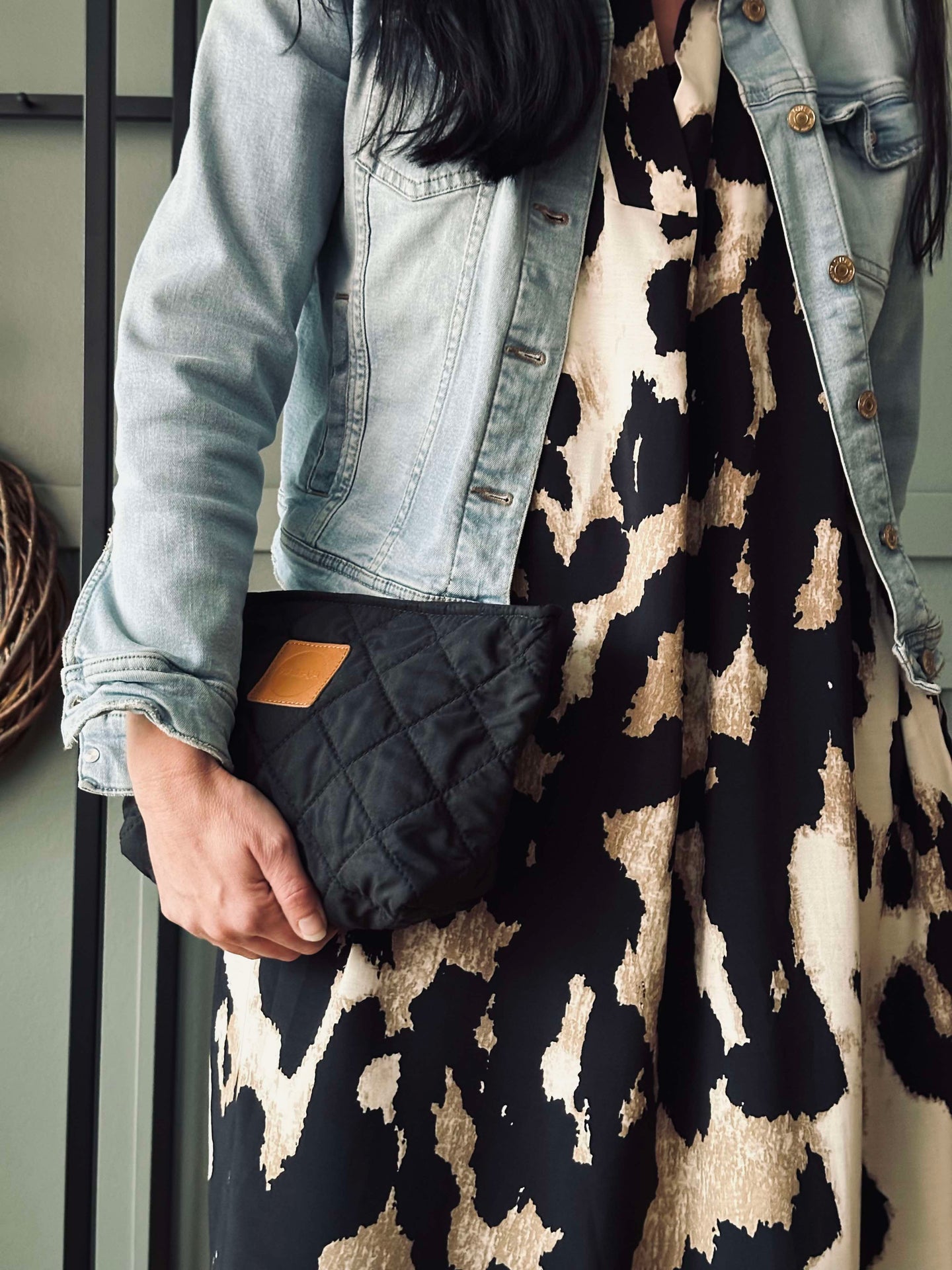 Waschtasche / Clutch – Schwarz gesteppte Optik