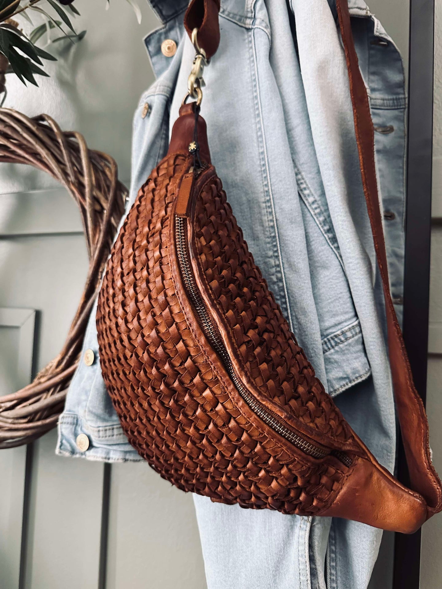 Bumbag Geflecht Cognac