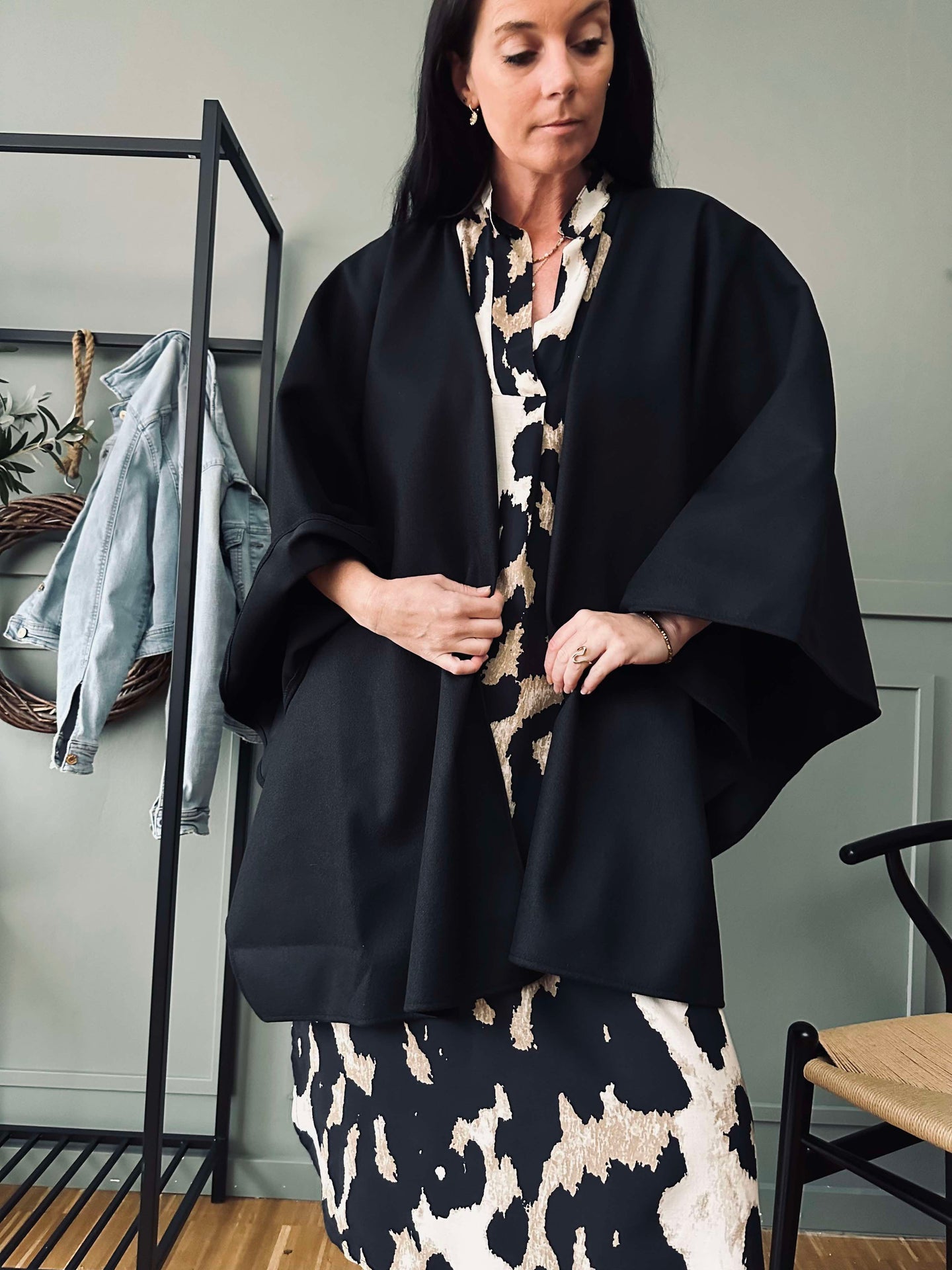 Poncho Black