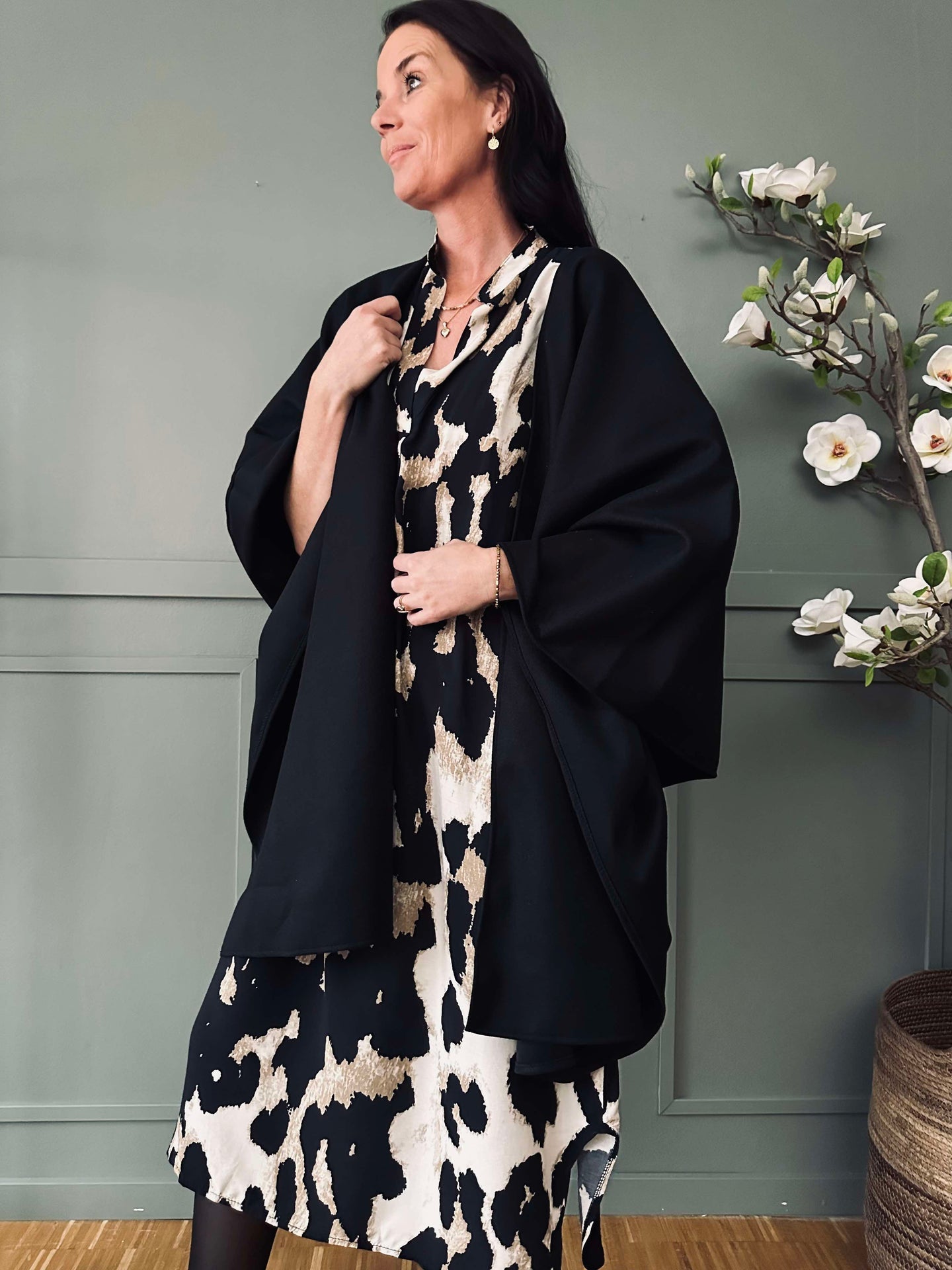 Poncho Black