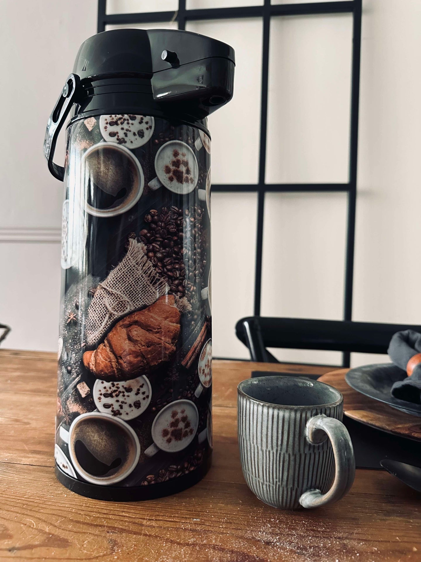 Thermokanne mit Pumpe - 1900 ml.
