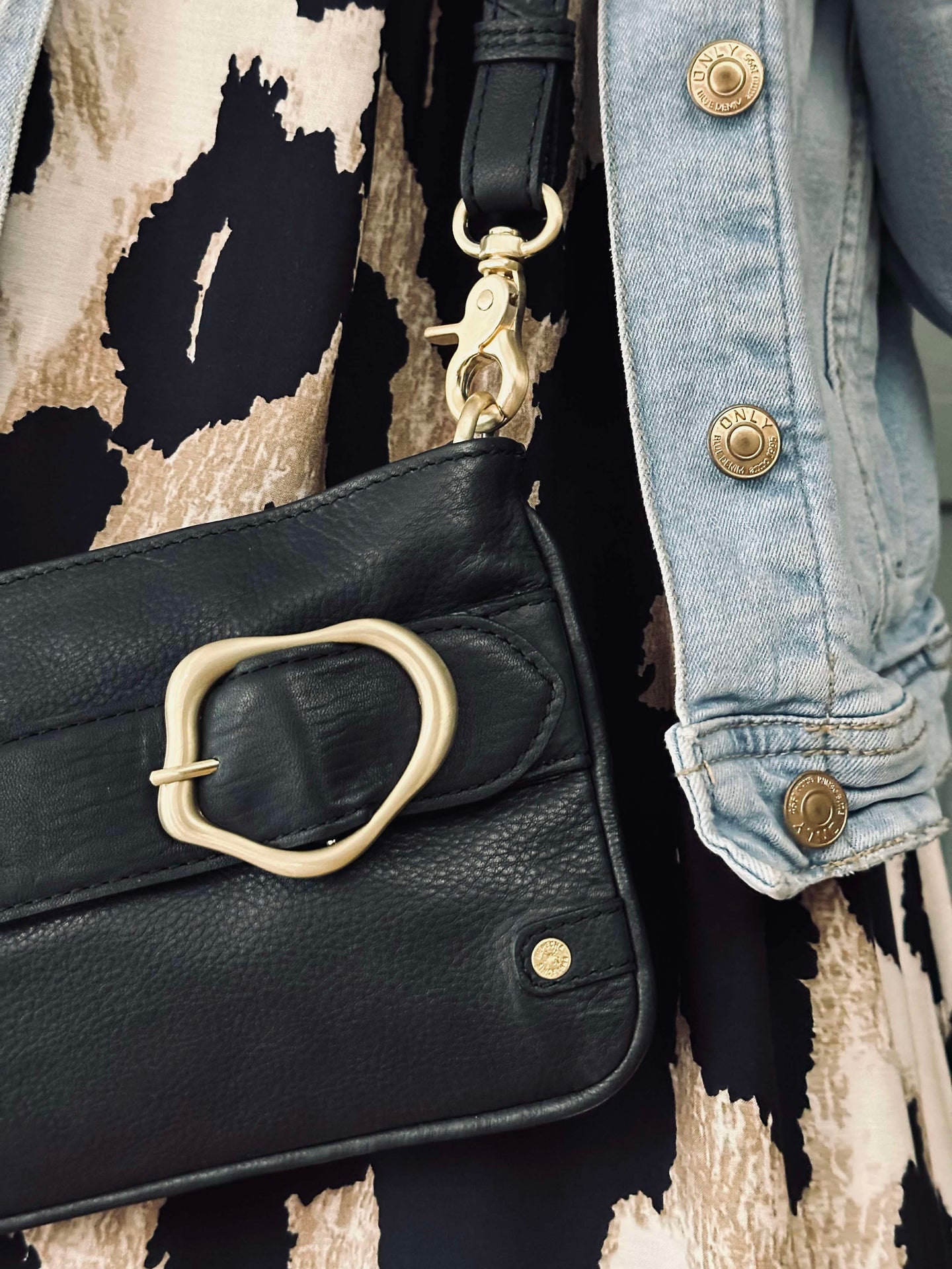 Clutch Berlin - Black leather