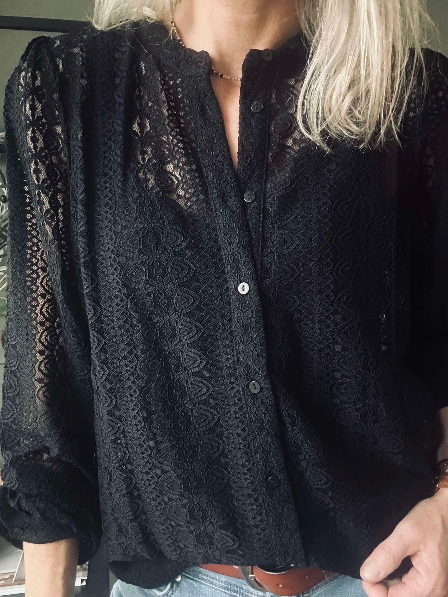 Bluse mit Spitze – Black