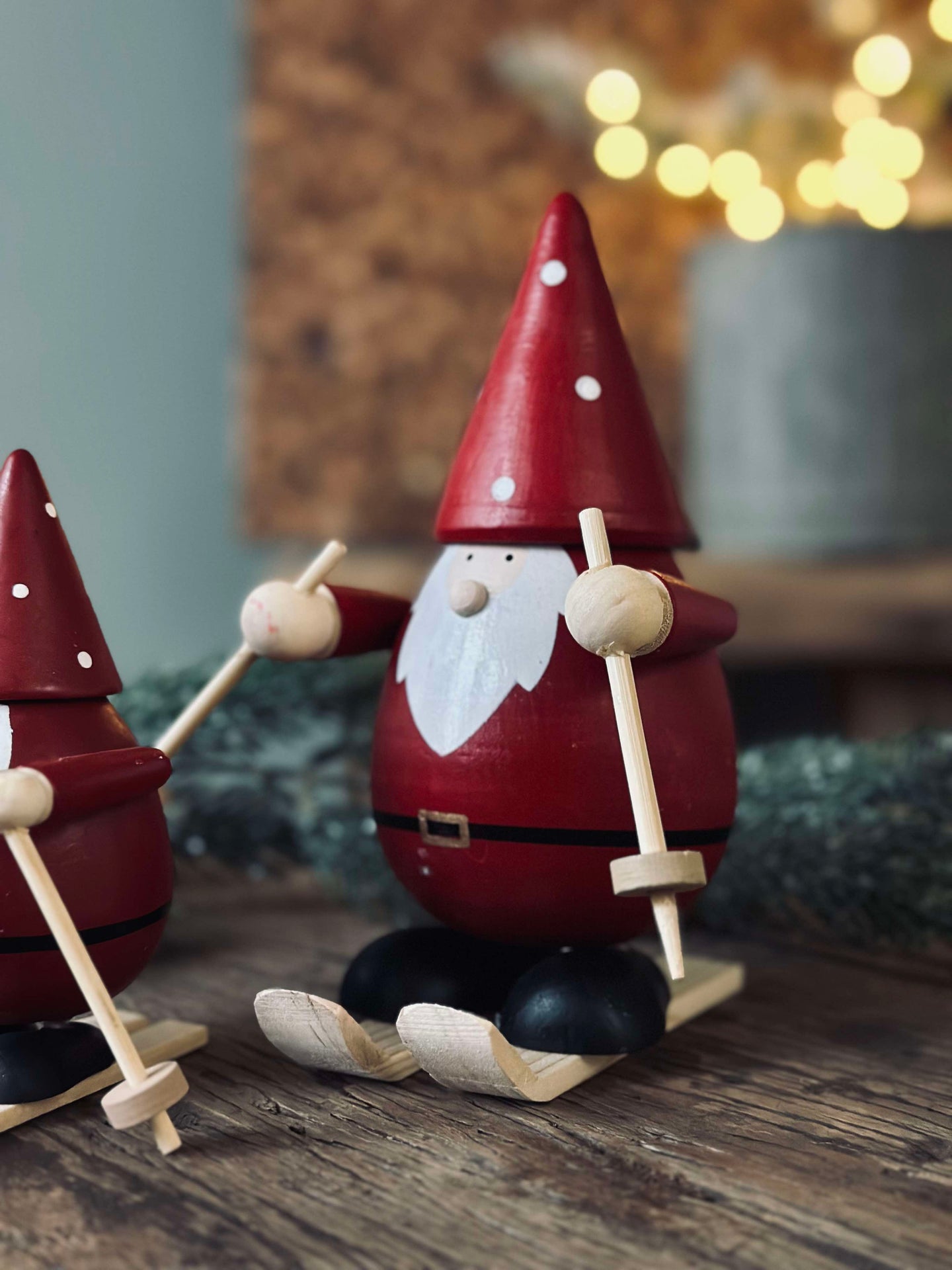 Weihnachtsmann auf Skiern - Large