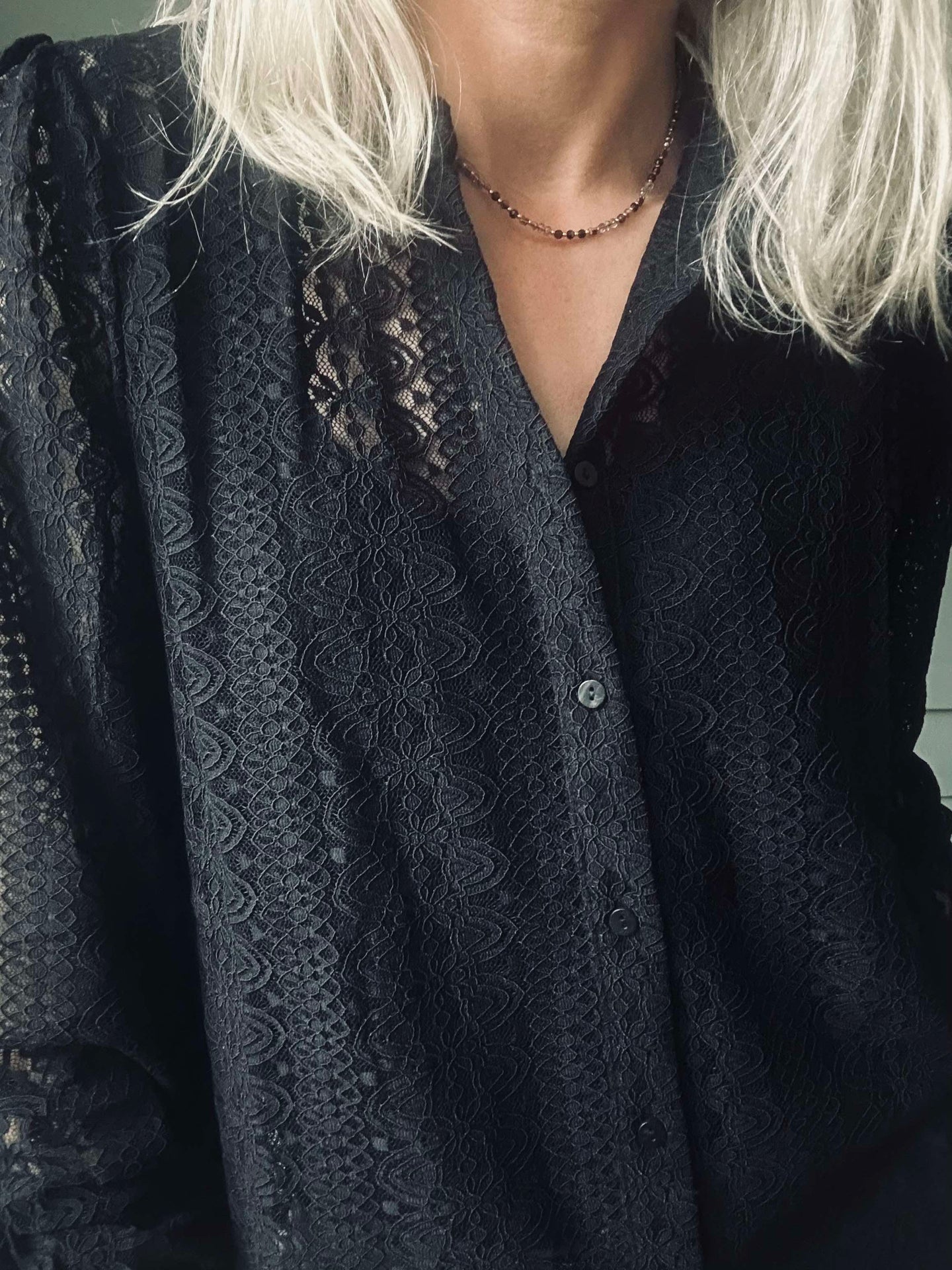 Bluse mit Spitze – Black
