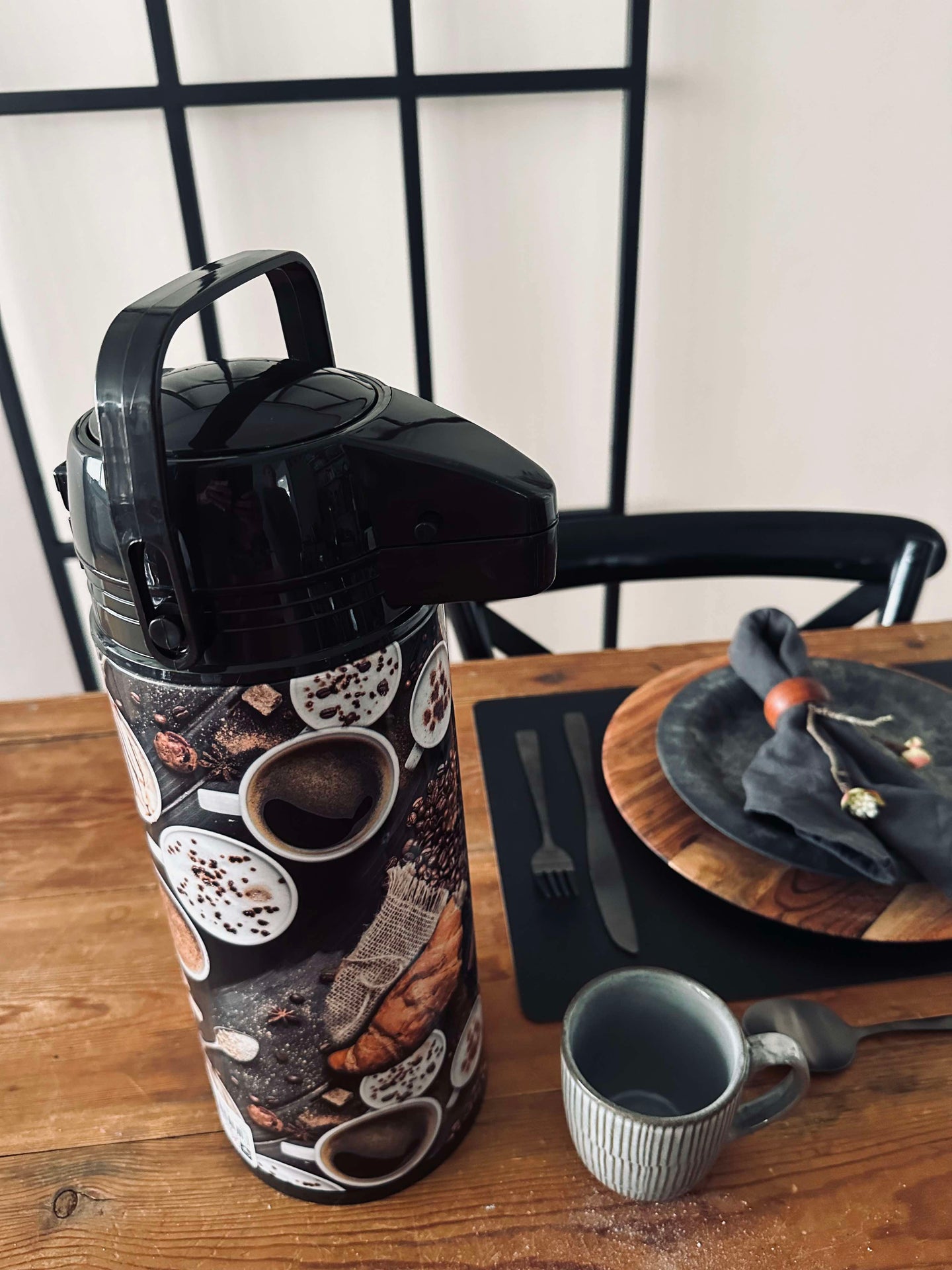 Thermokanne mit Pumpe - 1900 ml.