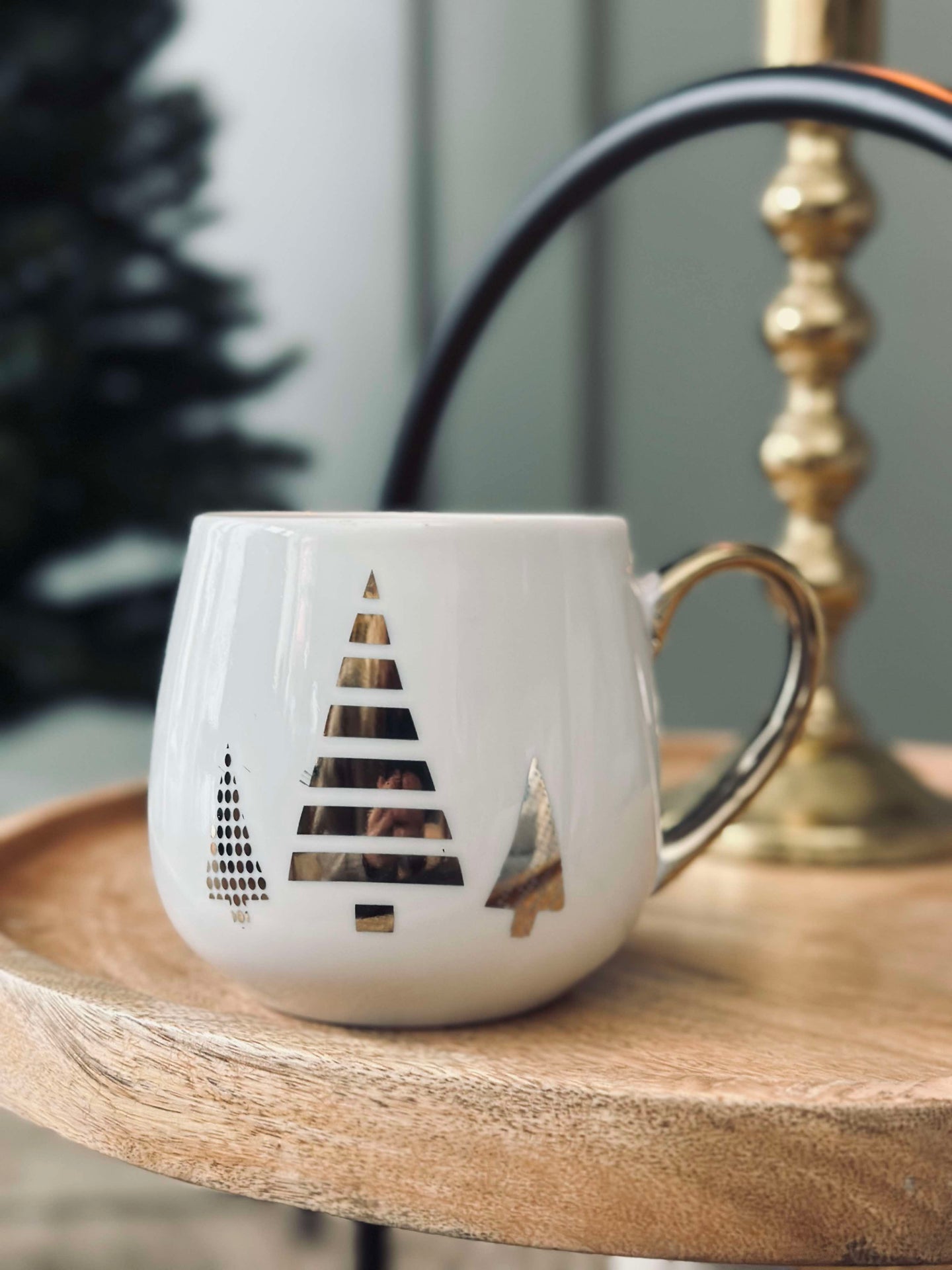 Weihnachtstasse mit Goldmotiv