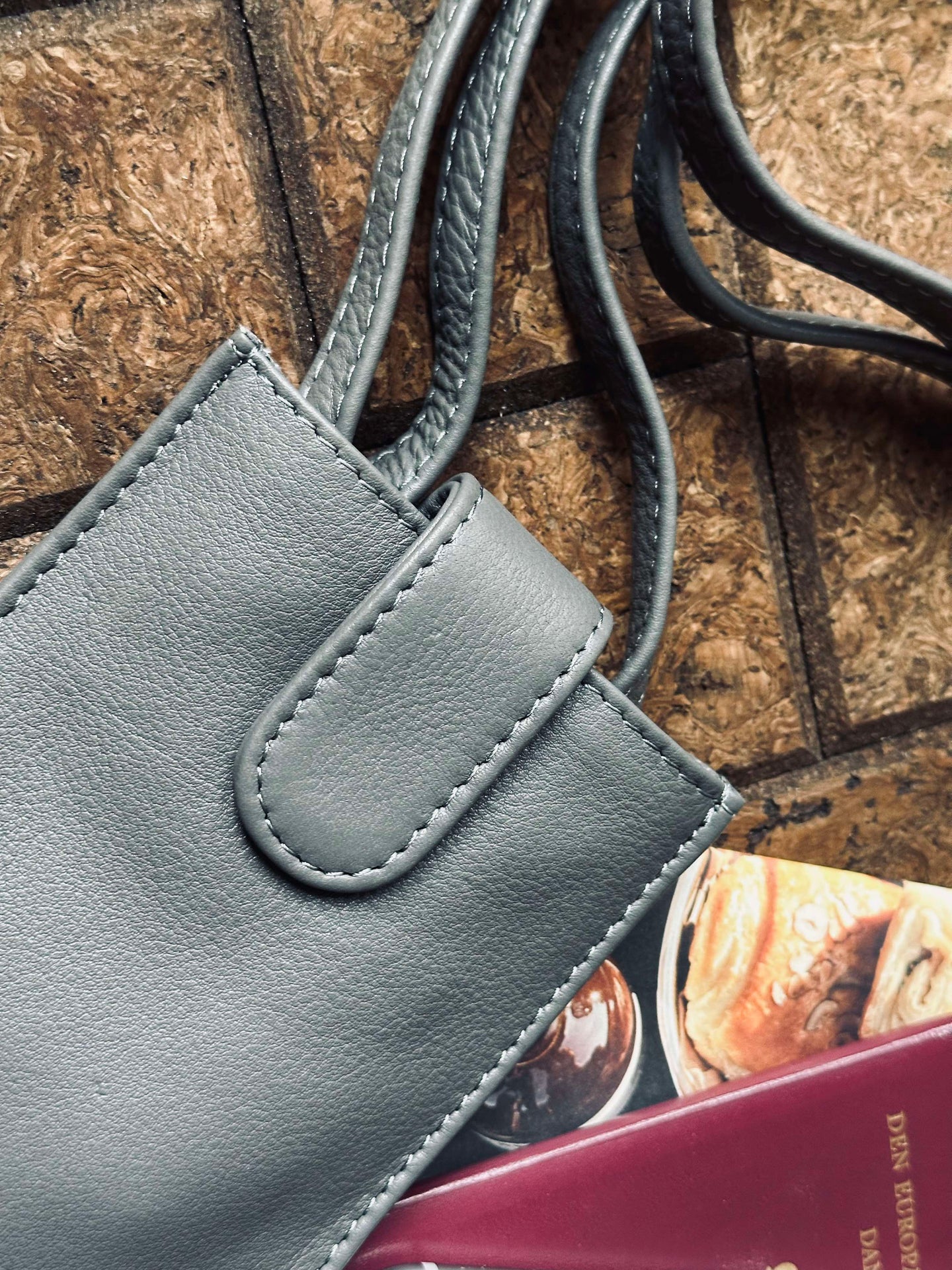 Handytasche Small Aura Grau