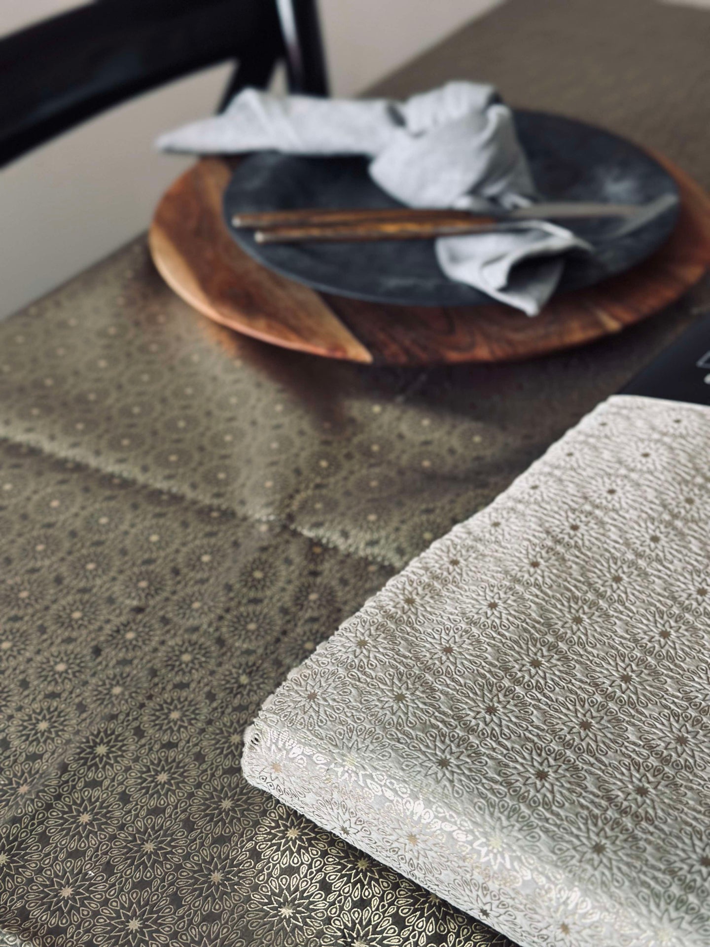 Tischdecke Velours 145x250 cm - Dunkelbeige