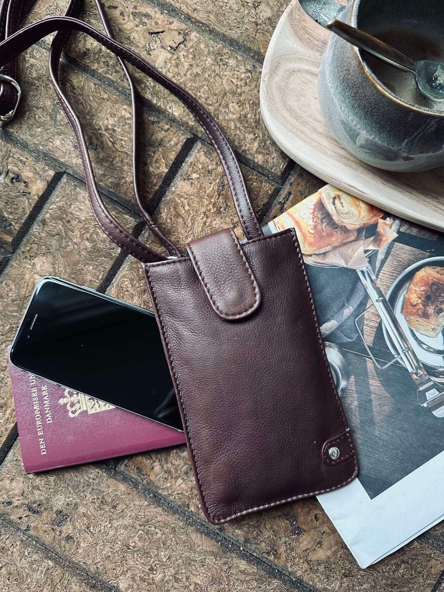 Handytasche Klein Aura Dunkelbraun
