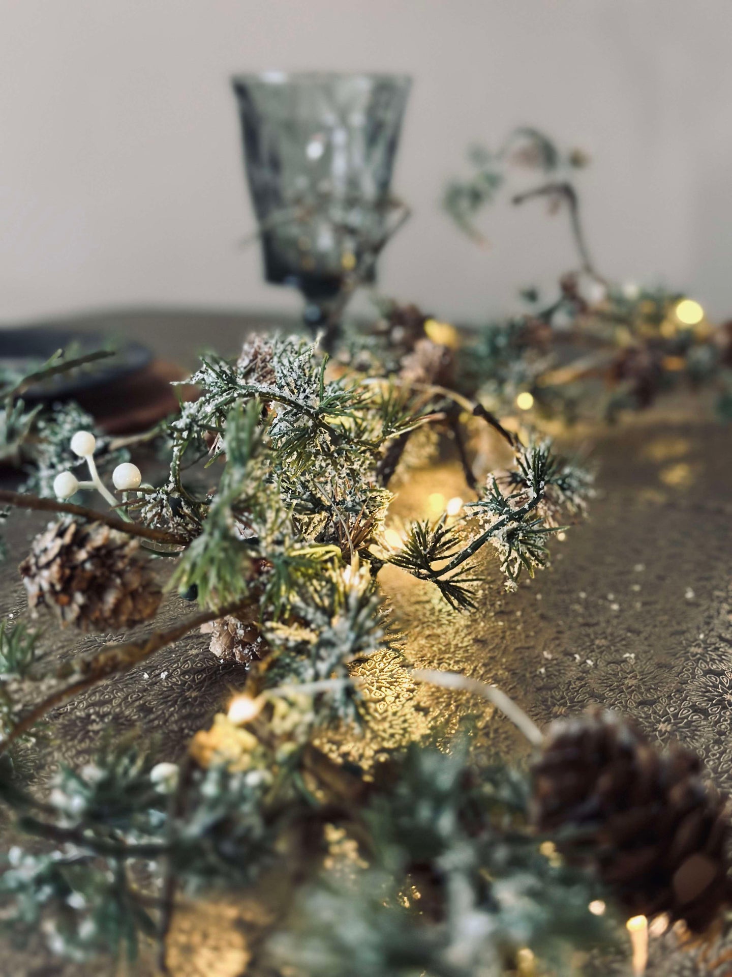 Lichterkette Zweig mit Kiefernzapfen - 150 cm