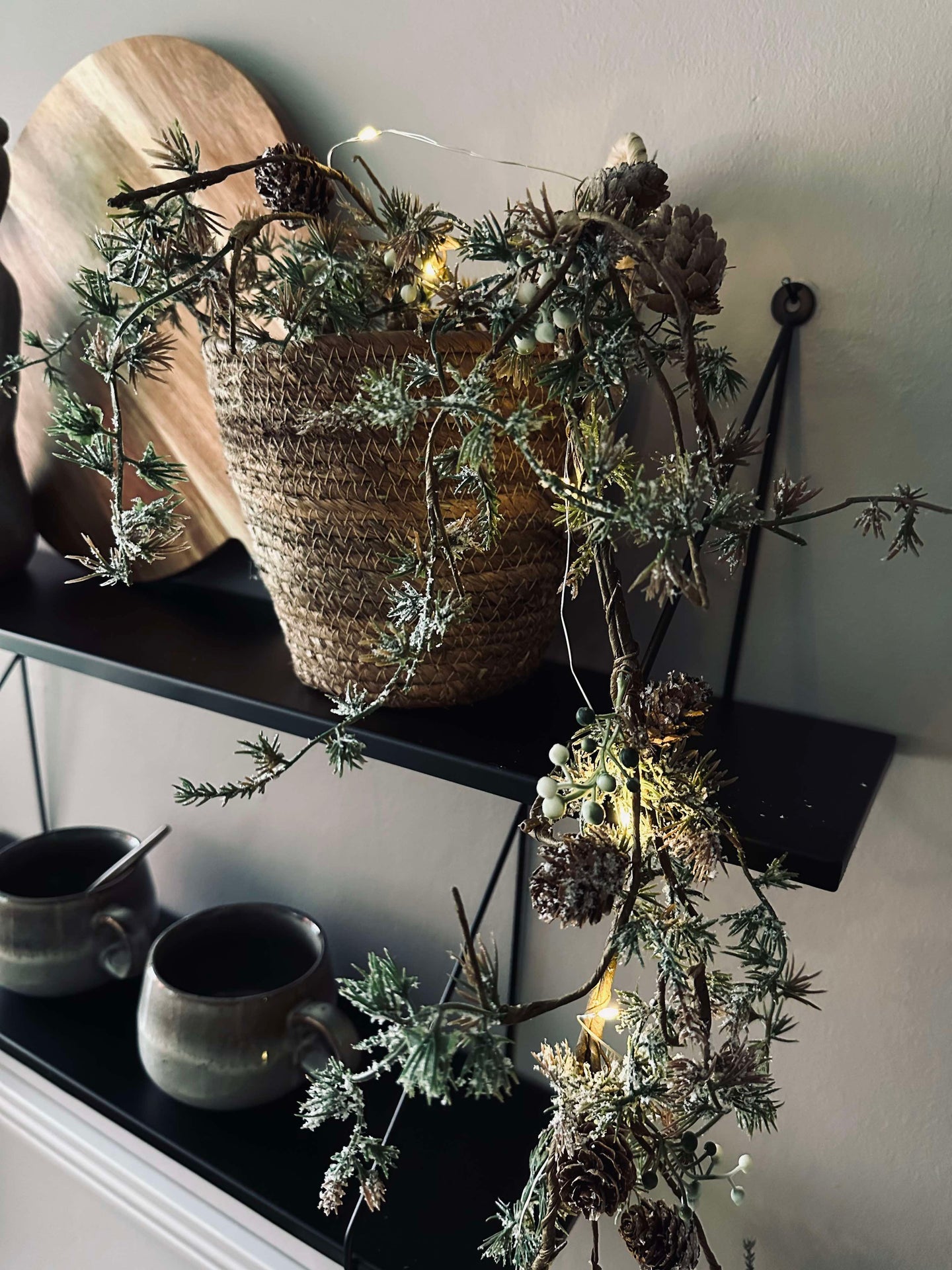 Lichterkette Zweig mit Kiefernzapfen - 150 cm