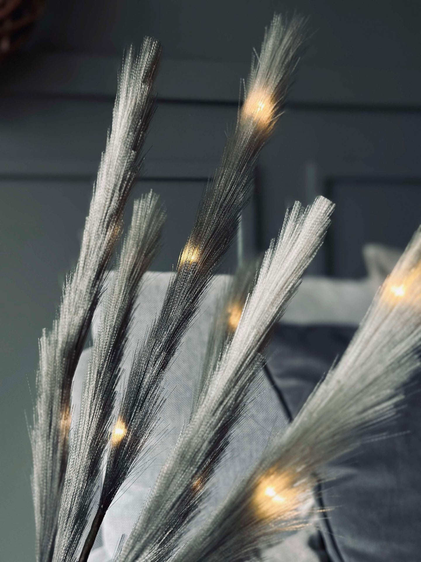 Blume mit LED-Licht 90 cm - Grau